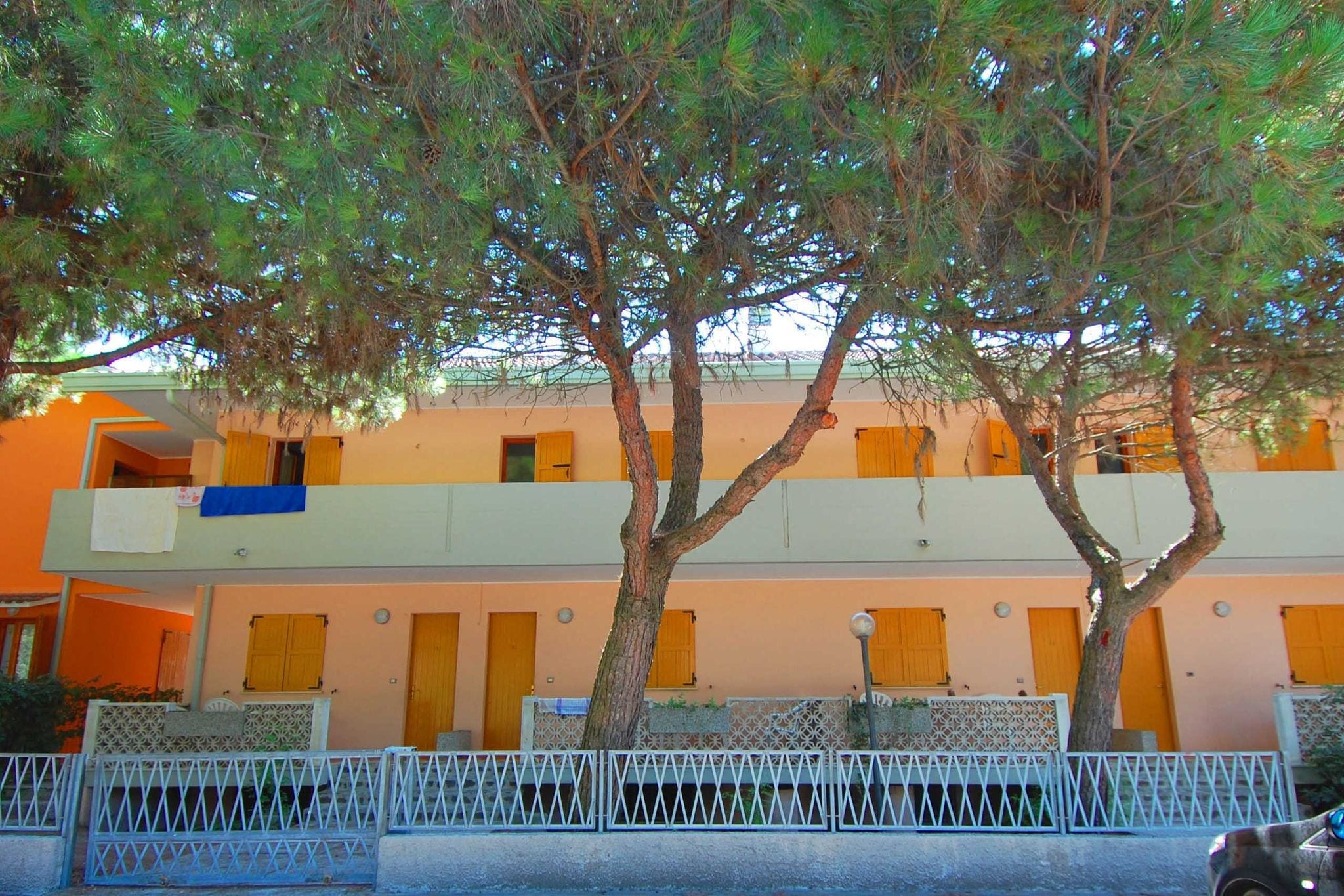 Malerische Apartments in Rosolina Mare mit Garten