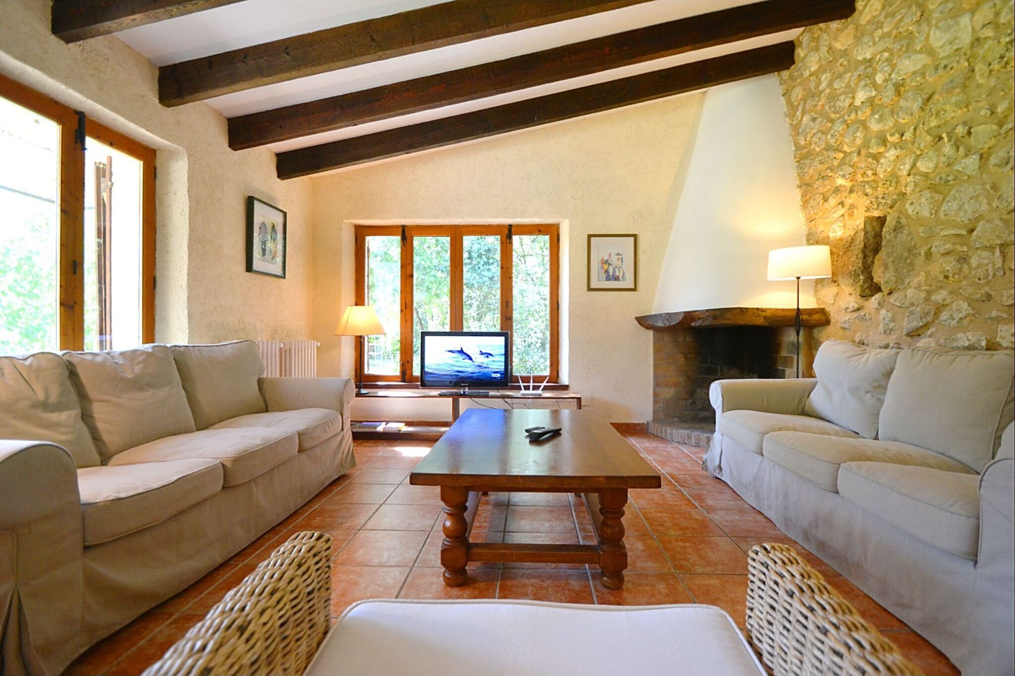 Well-kept farmhouse with separate guest house, private pool, terrace and Wifi