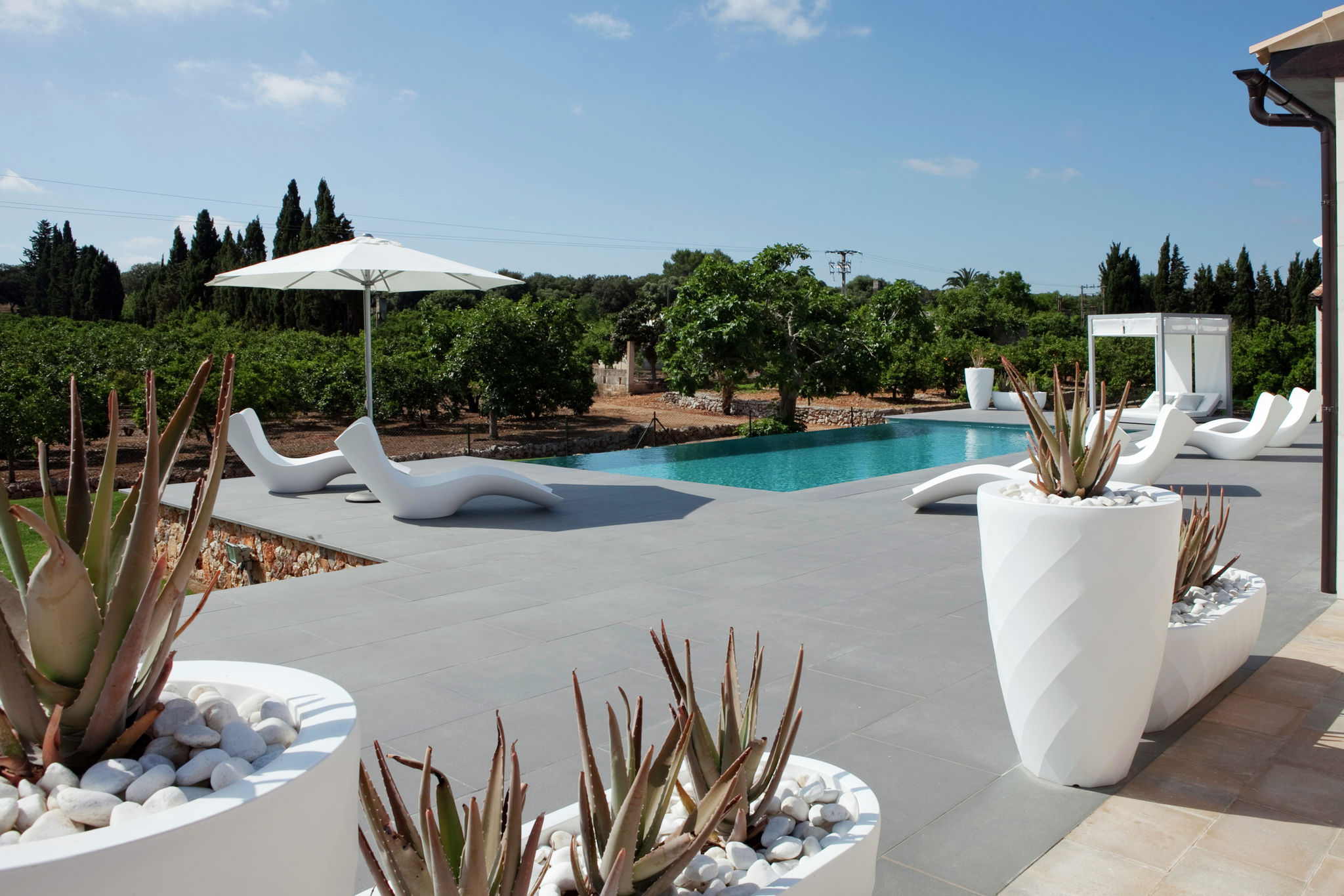 Modernes Herrenhaus mit eigenem Pool in Muro Mallorca