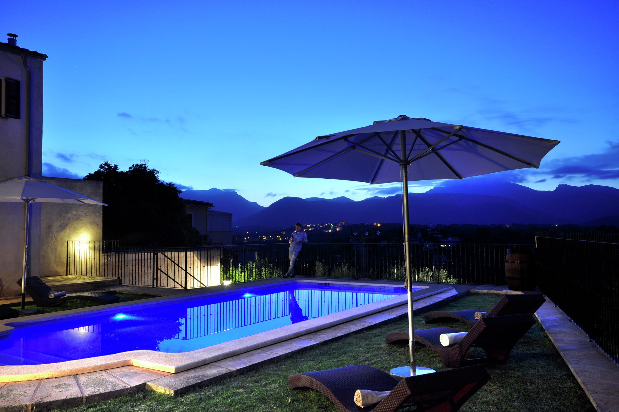 Maison de vacances spacieuse à Buger Sapin avec piscine