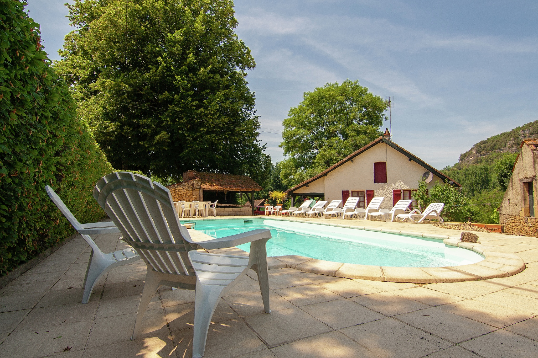 Schönes Ferienhaus in Vézac mit Schwimmbad