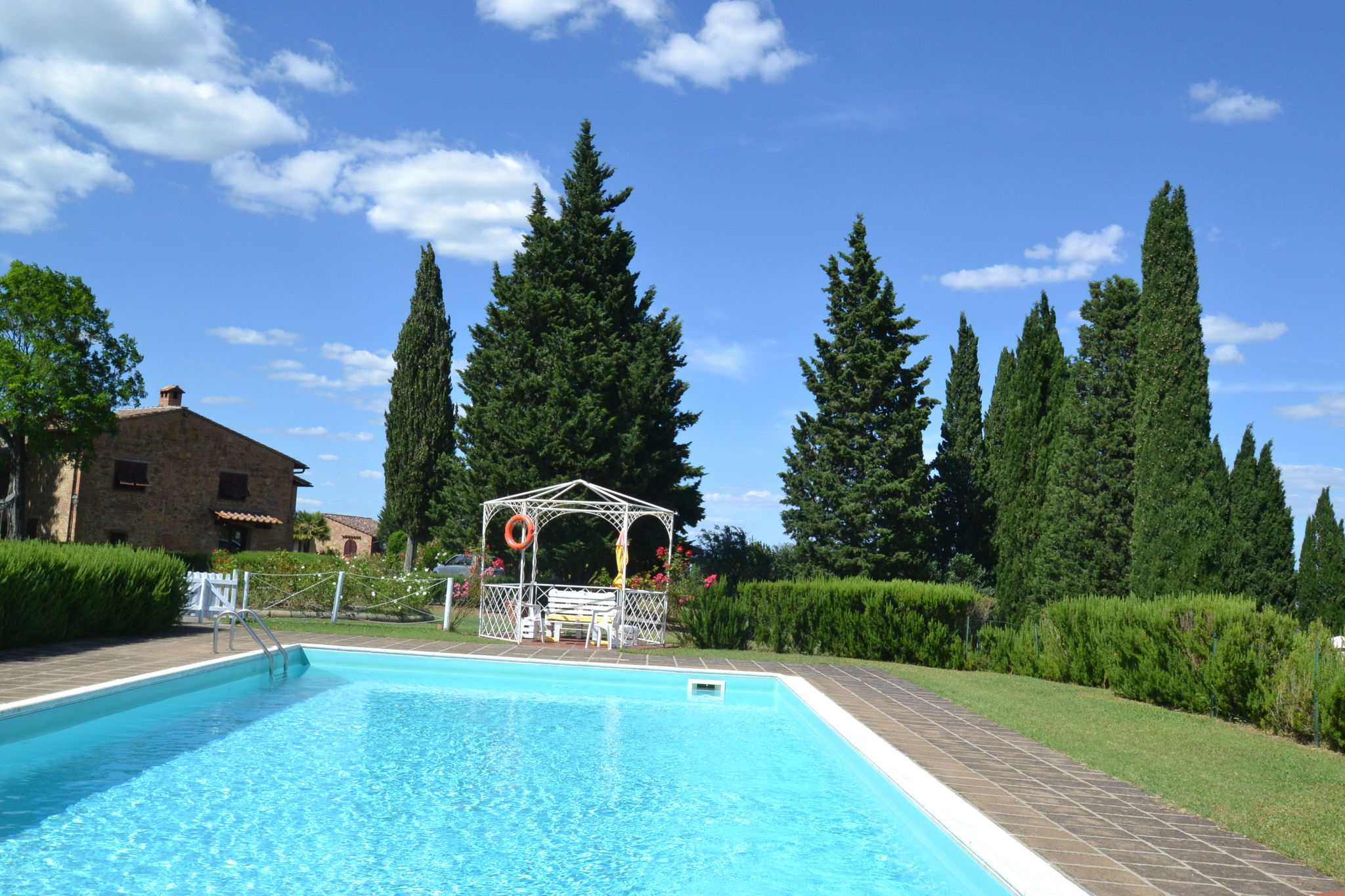 Ruim appartement in Toscane met zwembad