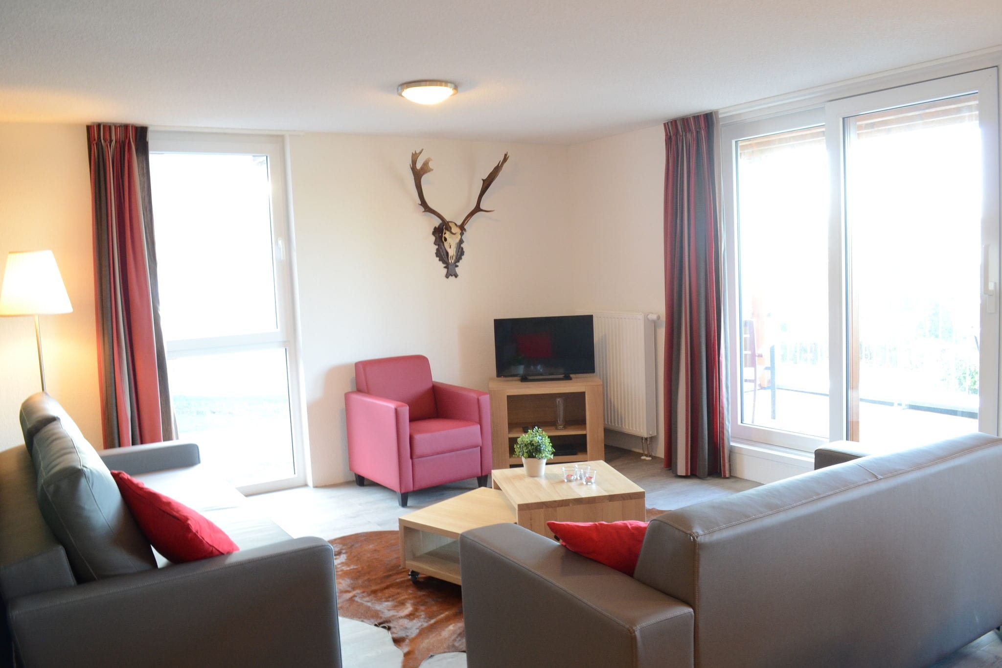 Spacious, modern apartment, ten minutes walk from the centre