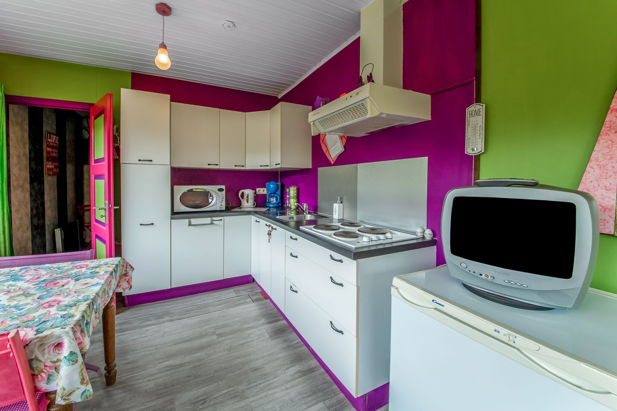 Ground floor: (bedroom(double bed or 2 single beds), heating(electric))\n\nGuest house ground floor: (Large kitchen(double sofa bed(140 x 200 cm), dining table, electric kettle, cooker(4 ring stoves, electric), coffee machine, microwave, fridge, high chair), bathroom(massage shower, washbasin, toilet(organic)), children\'s bed)\n\ngarden, garden furniture, BBQ, parking, parasol