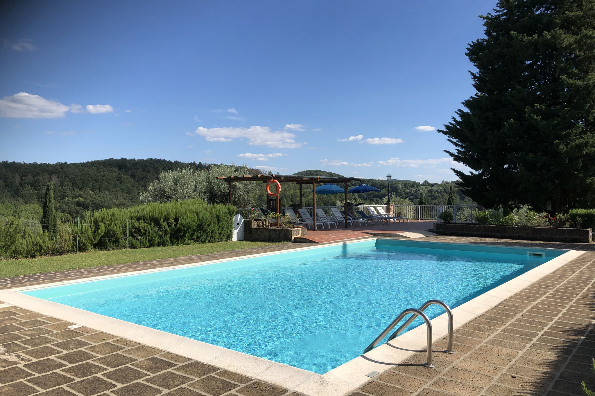 Knusse vakantiewoning in Alberi met een privézwembad