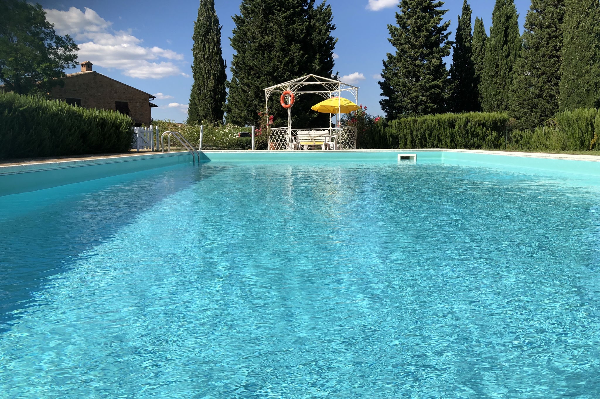 Appartement spacieux à Montaione avec piscine
