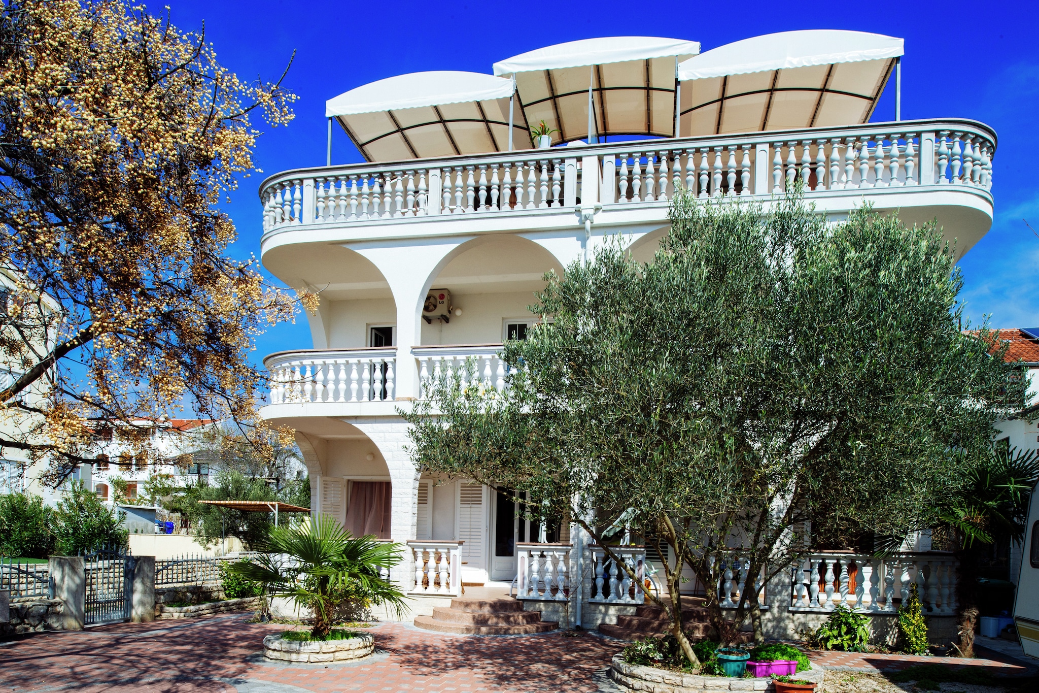 Waterfront apartment Moretti