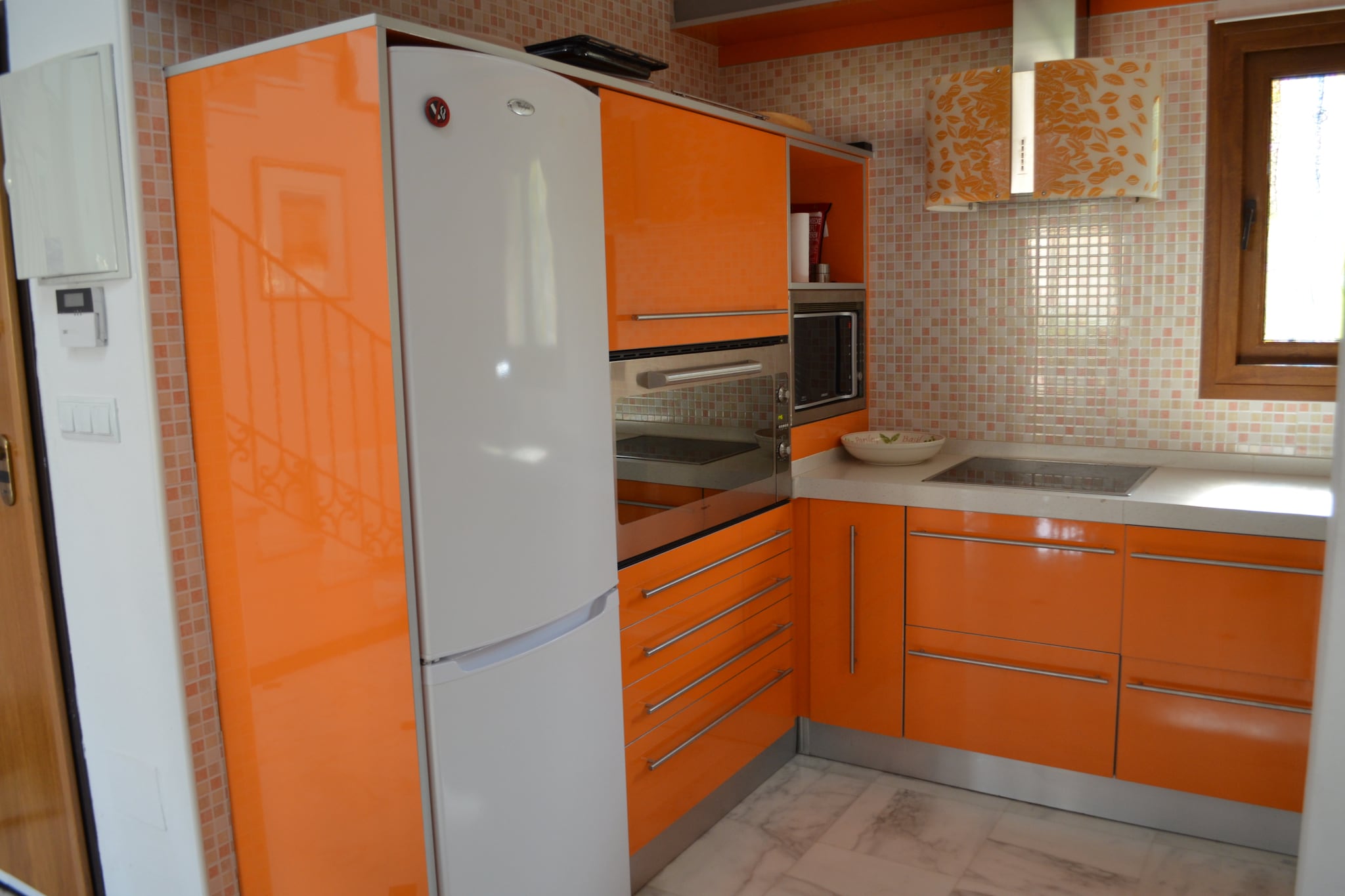 Villa Orange-Image-tags.