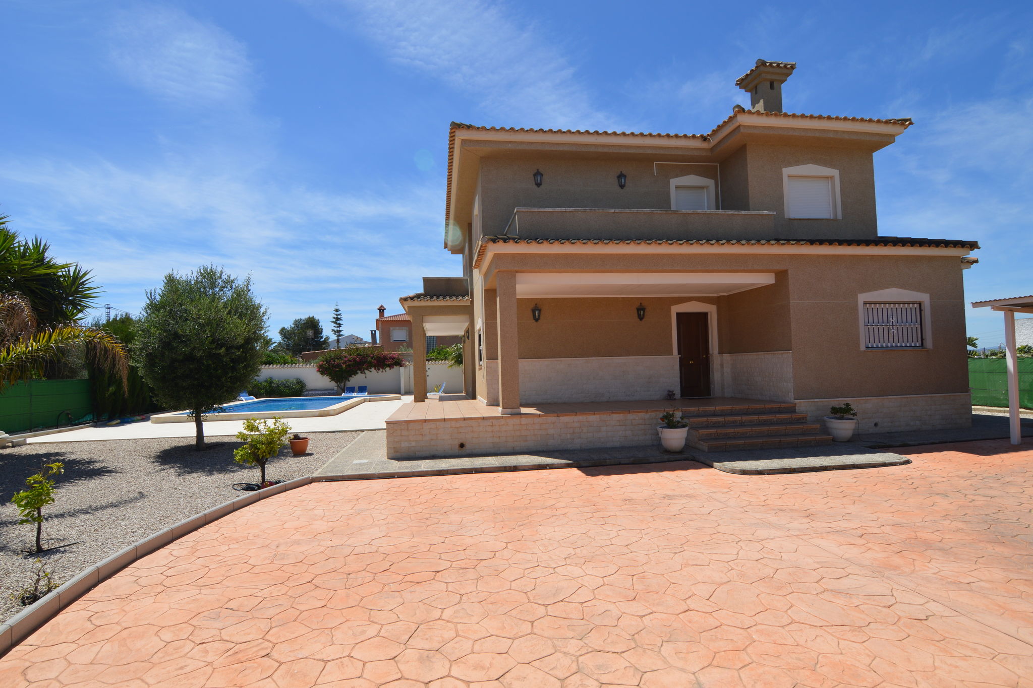 Magnificent villa for large families in San Fulgencio