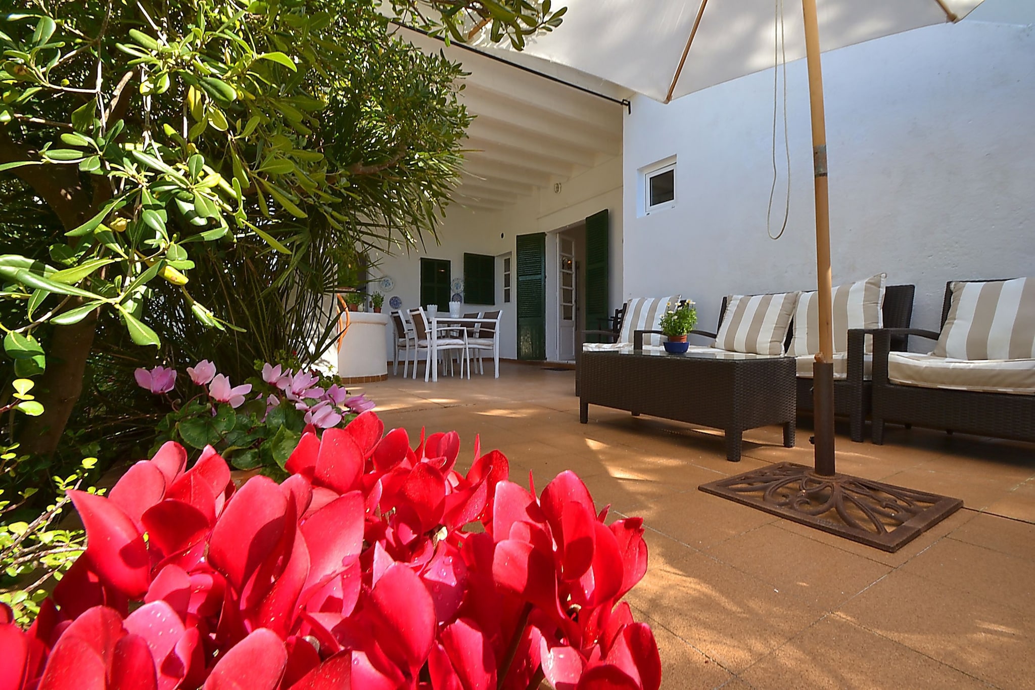 Mooi dorpshuis met mediterrane decoratie op 100 meter van het strand