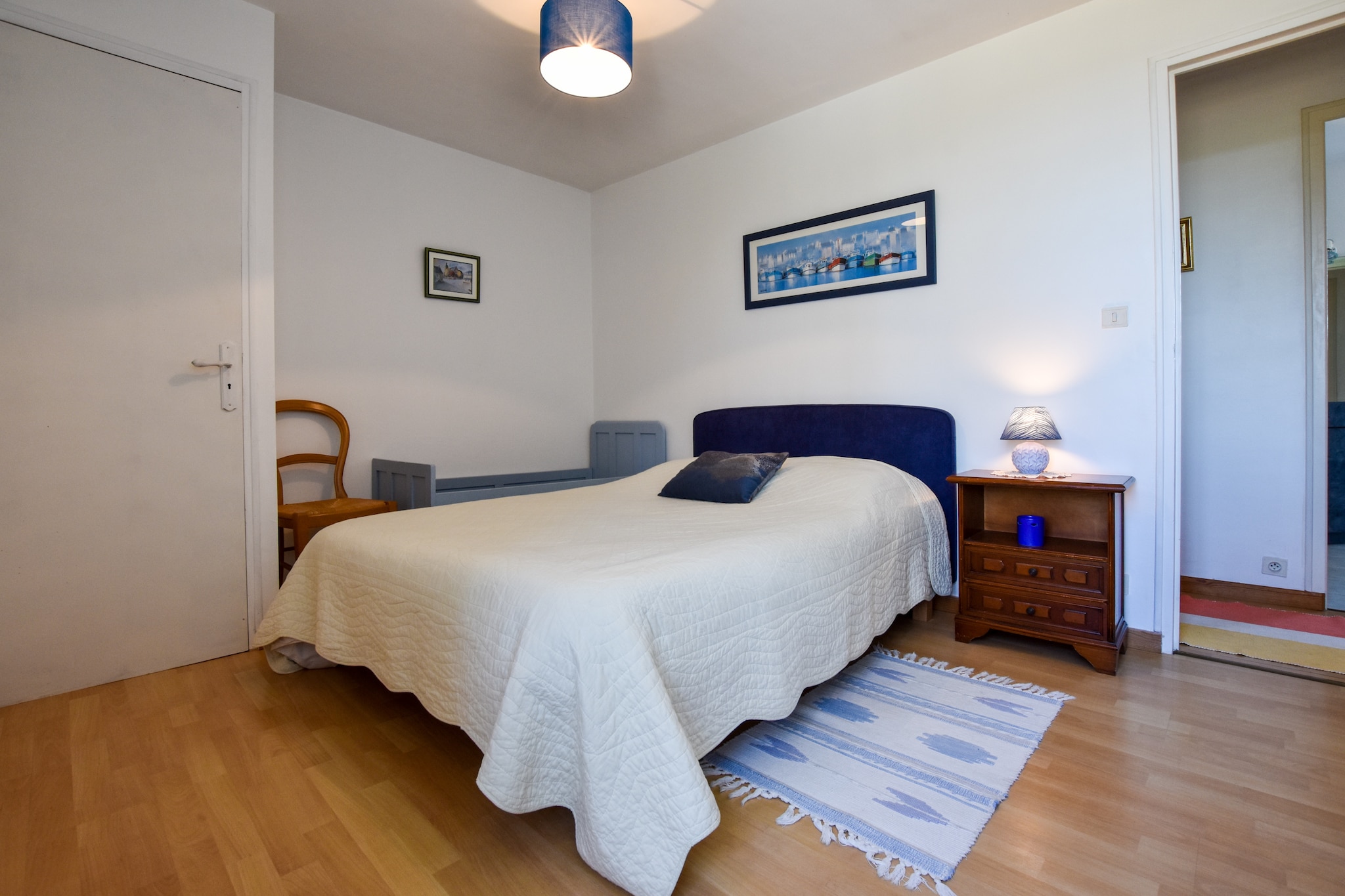 An optional utilities and service fee of EUR 50,00 will be charged before your arrival. Details are given below.<br> Tucked into the rolling countryside of Lanrelas, Le Camélia - Gîtes de France is a refined 3-bedroom holiday home for 6 guests. With a spacious garden shaded by trees, a terrace for barbecues, and cozy electric heating, it's perfect for both summer and winter stays. The open kitchen is fully equipped, and little ones are welcomed with a children's bed and high chair. Located just 2 km from the town center, tennis court, restaurants, and shops, the home offers easy access to local amenities. The Rance River flows nearby, inviting peaceful fishing, while the lake at 5 km makes for a scenic day out. Explore the 15th-century church, botanic gardens, or venture to Parc de Tremelin beach, just a 30-minute drive away. For longer excursions, discover the medieval charm of Moncontour (30 km), the legends of King Arthur in Paimpont Forest (25 km), or the grandeur of Mont Saint Michel (90 km). With Rennes Airport only 50 km away, this elegant retreat is both accessible and enchanting. <br><b> Optional Utilities & Service Package </b><br><b> An optional utilities and service package of EUR 50,00 </b> can be selected prior to your arrival. You will receive a separate communication with the payment link should you wish to include it.<br>This package ensures a seamless stay and conveniently covers services such as final cleaning, utility consumption, service support, and protection against minor damages or incidental costs during your stay.<br>Guests who prefer may manage these services independently, provided the property is returned in good order at check-out.