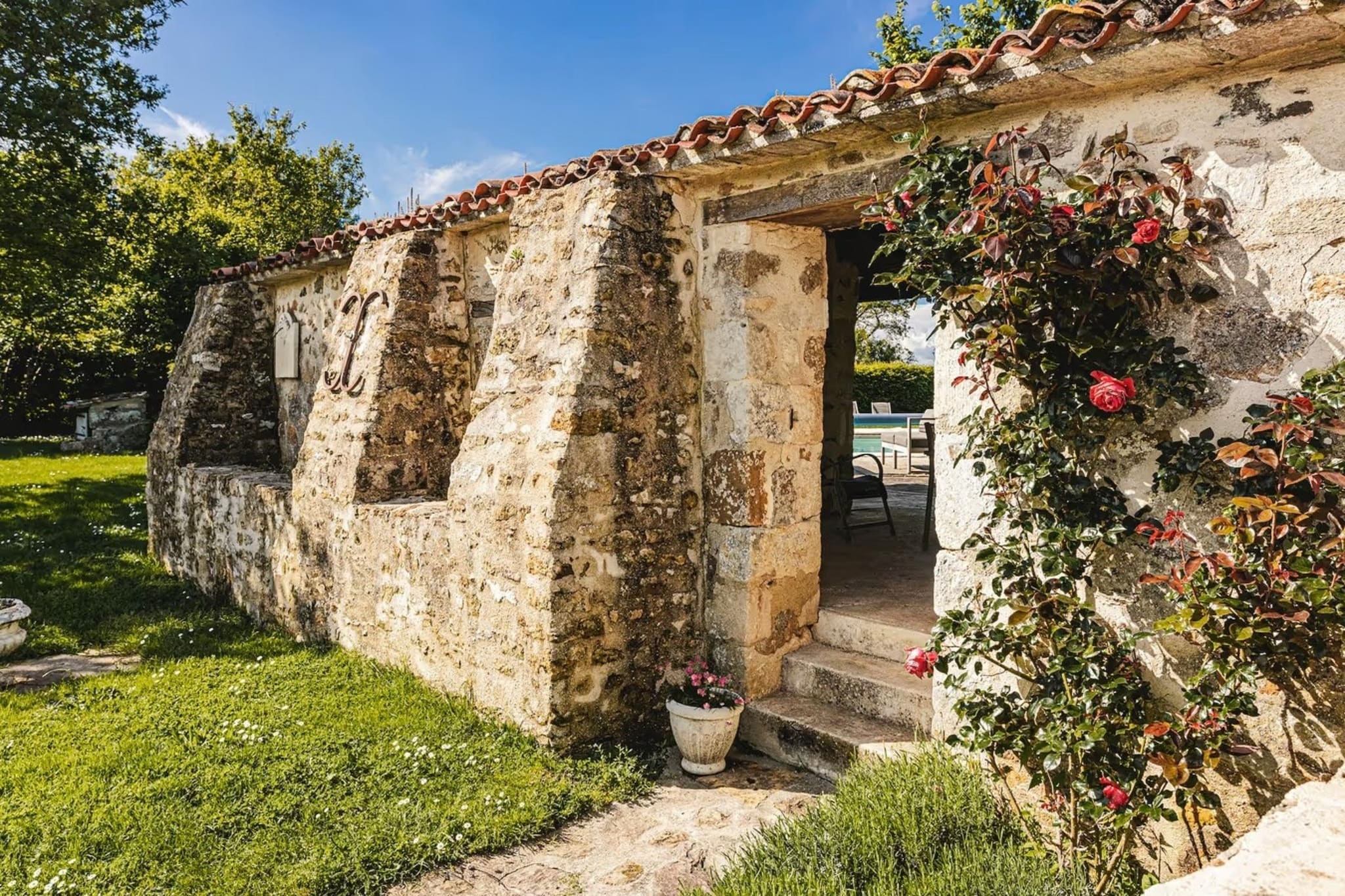 Exterior Summer