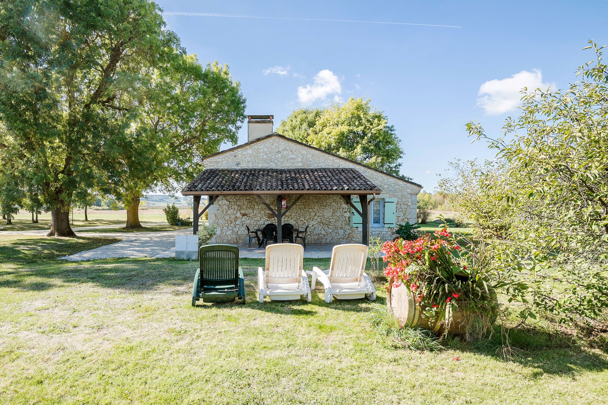 Spacieuse maison de vacances avec terrasse à Saint-Nexans