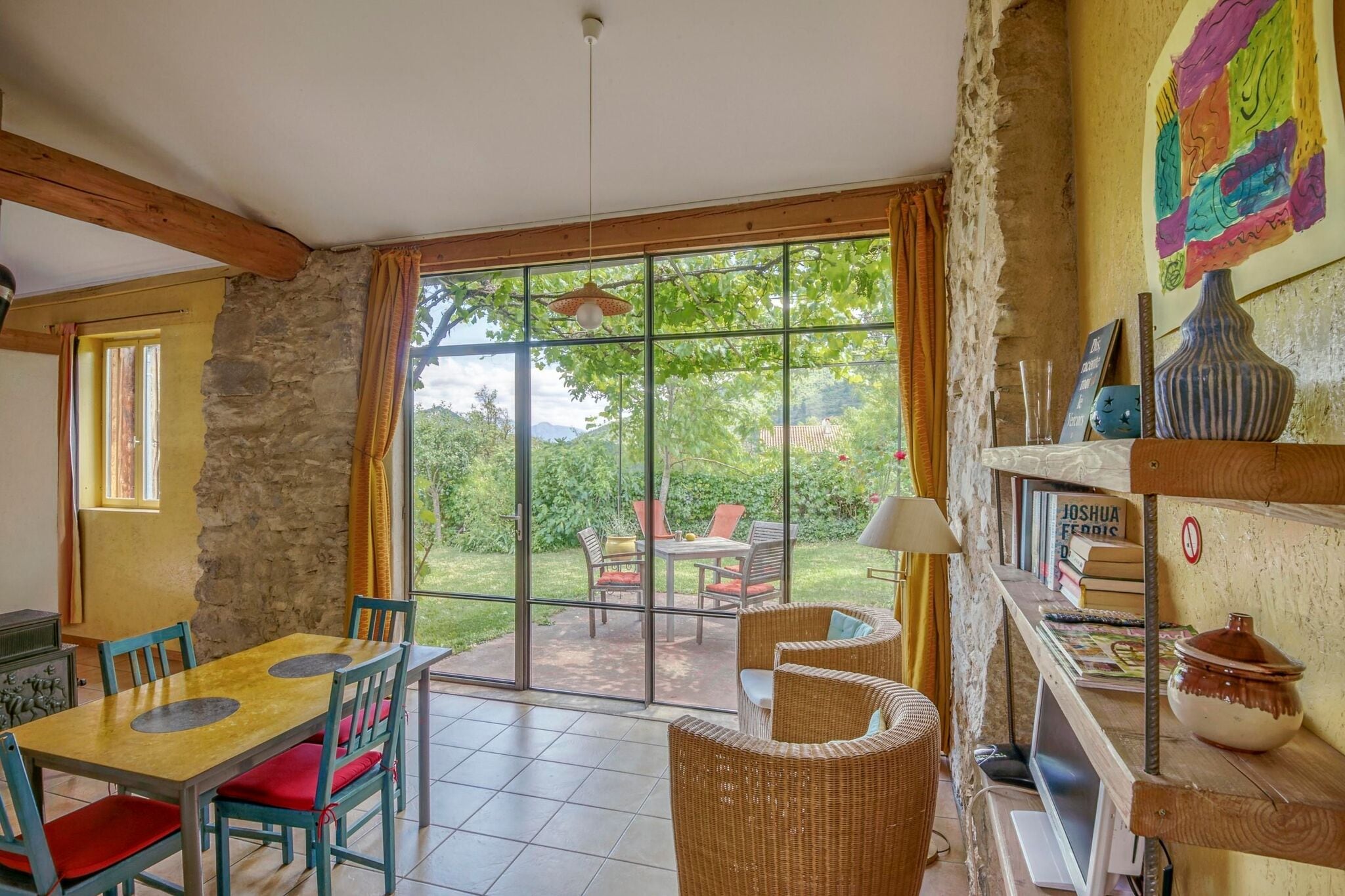 Maison de vacances confortable à Marignac-en-Diois avec Jardin