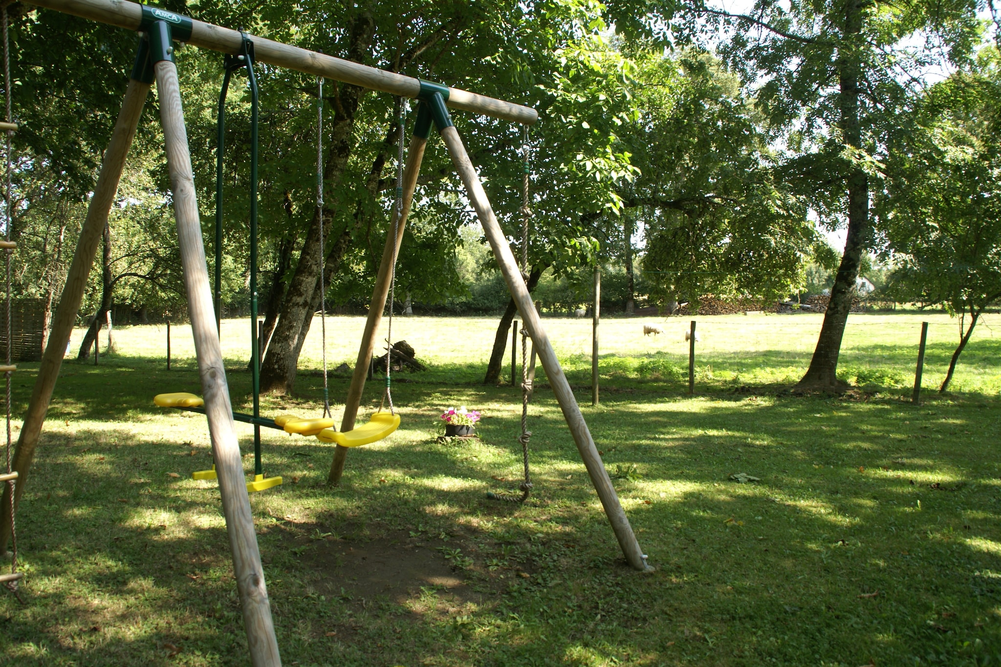 Maison de vacances - SAINT-MERD-LA-BREUILLE - View in summer