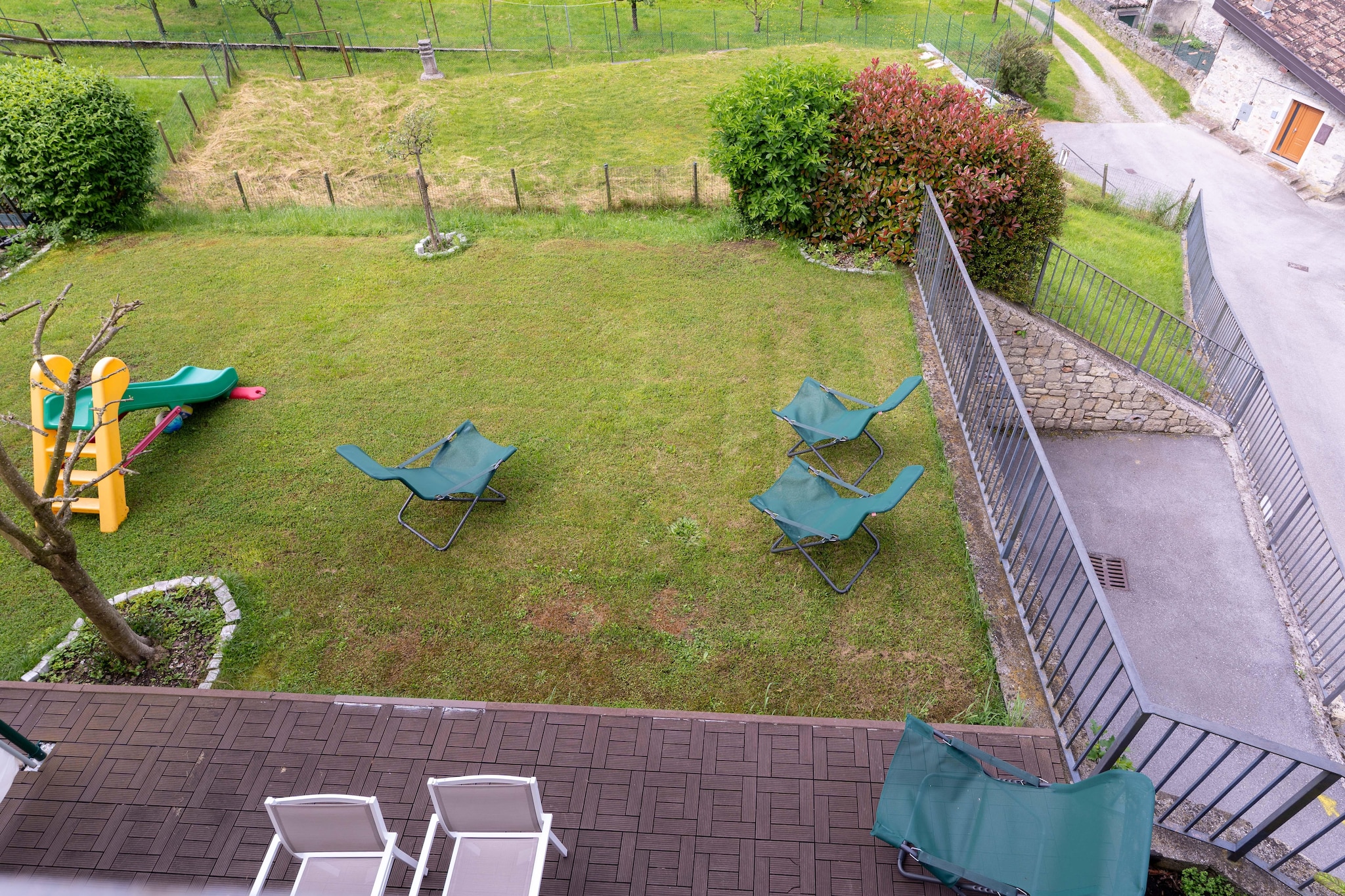 Casa Flora 4 app-Tuinen zomer