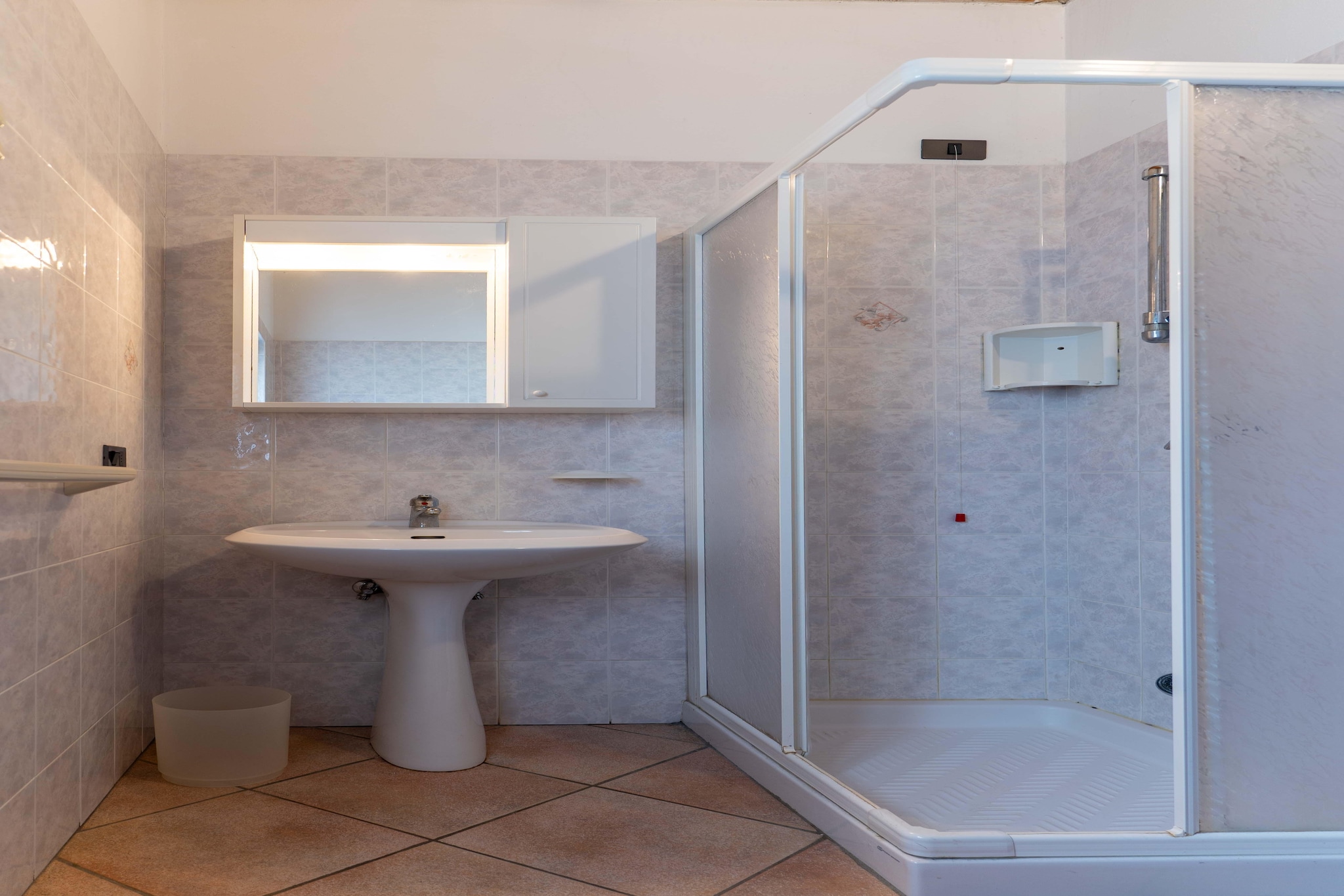 Casa Flora 4 app-Badkamer