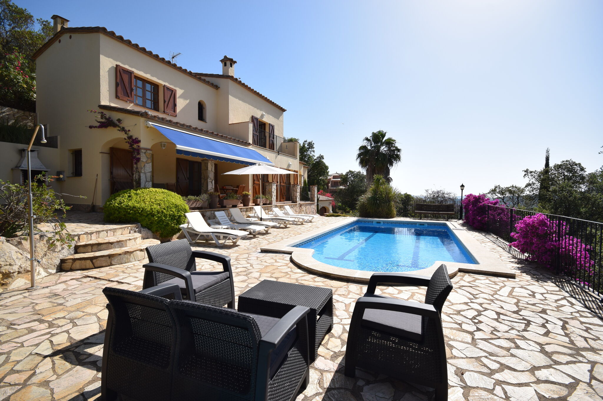 Villa confortable avec piscine privée à Calonge