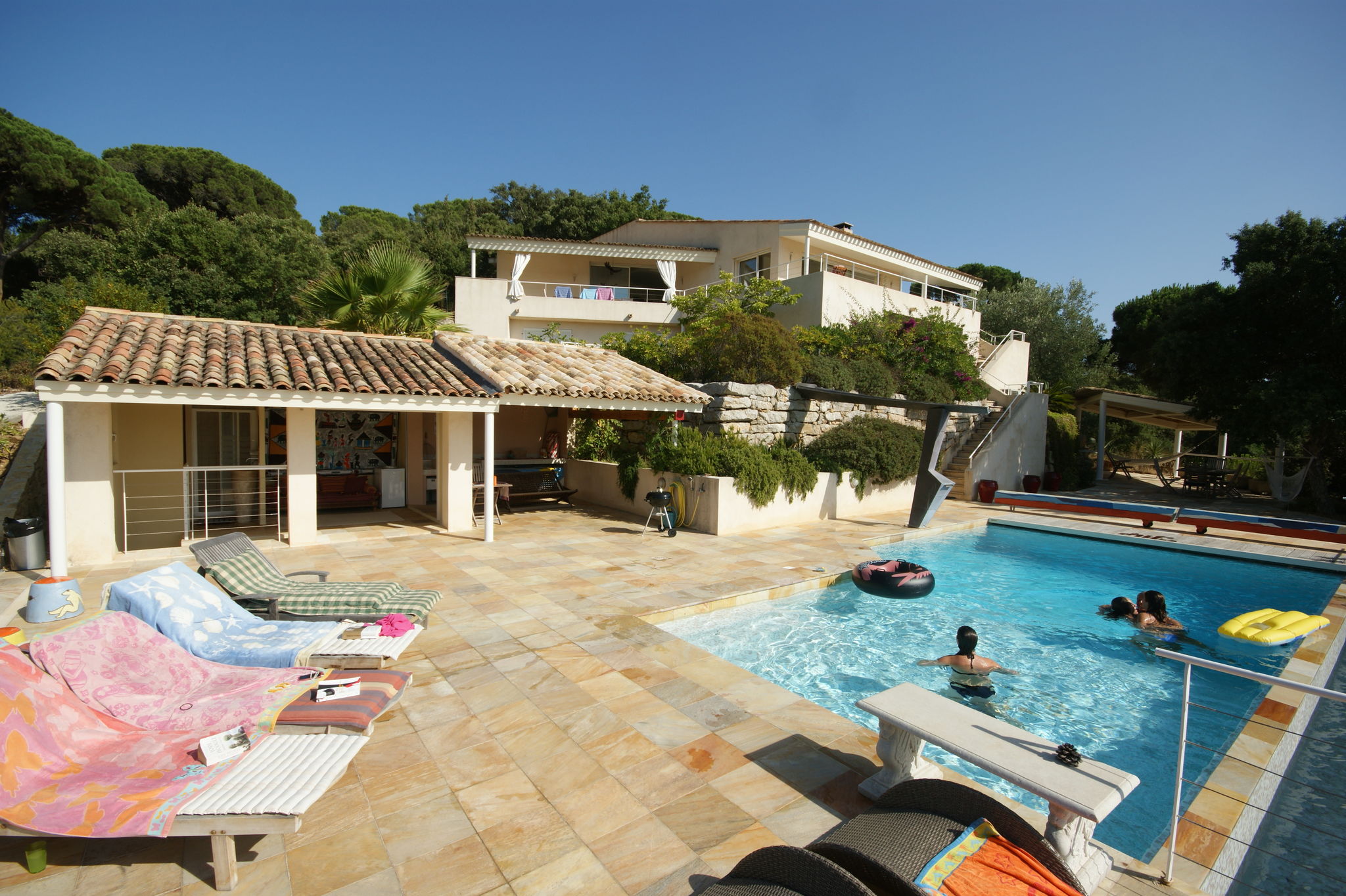 Fraaie villa aan de Côte d'Azur met zeezicht en een zwembad
