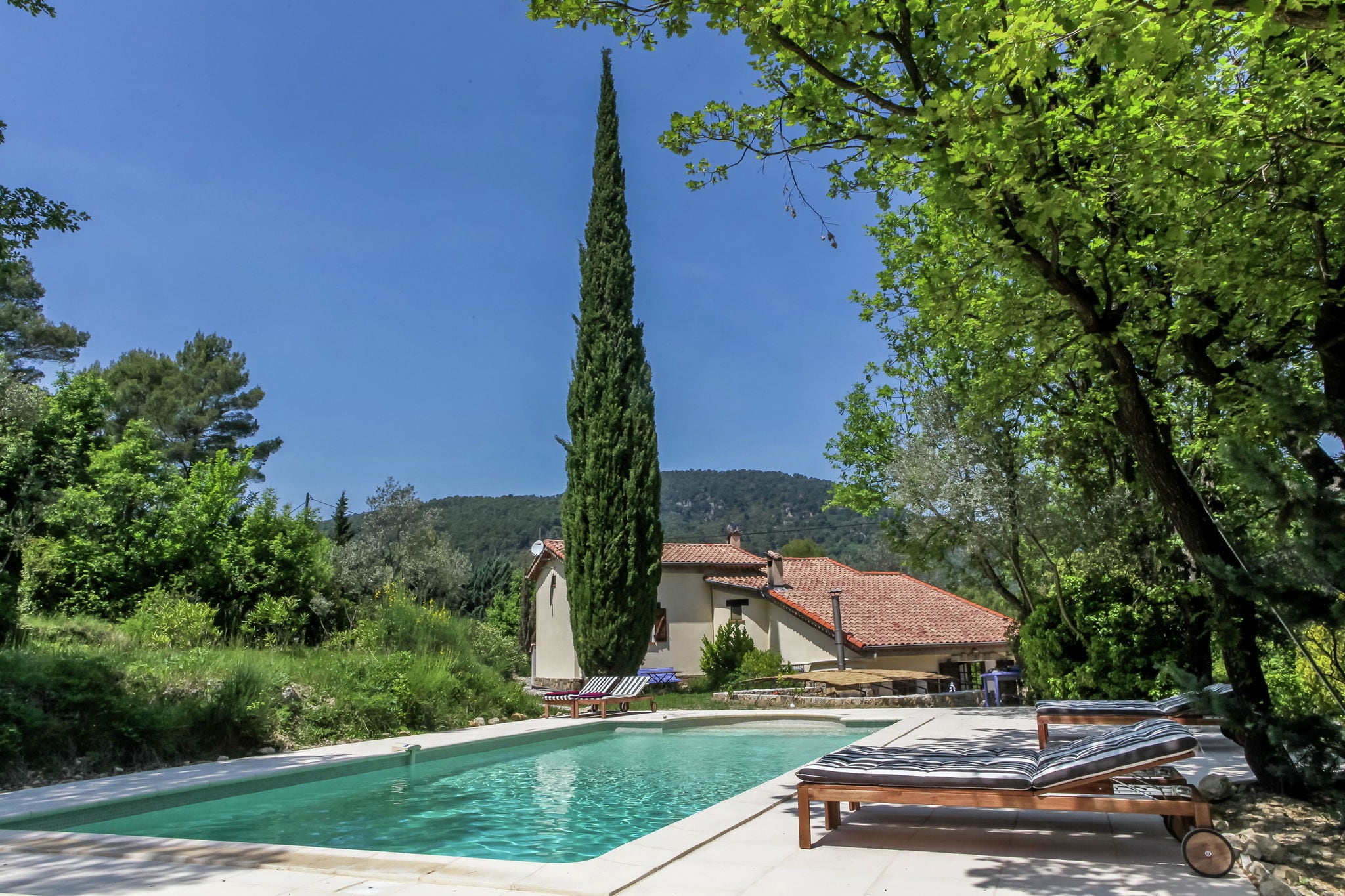Villa de charme à Claviers en France avec piscine privée