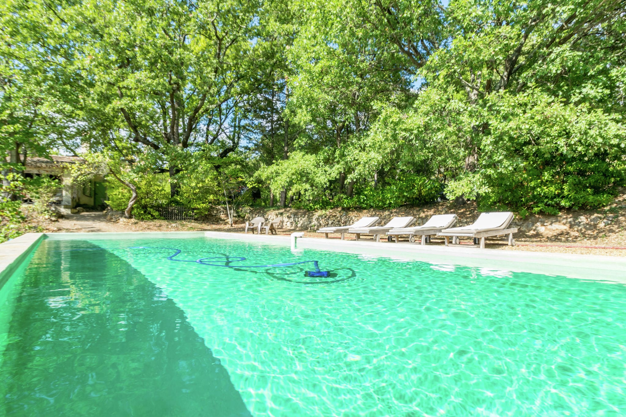 Ruimte en rust bij deze fijne villa met privé-zwembad en dicht bij zwemrivier