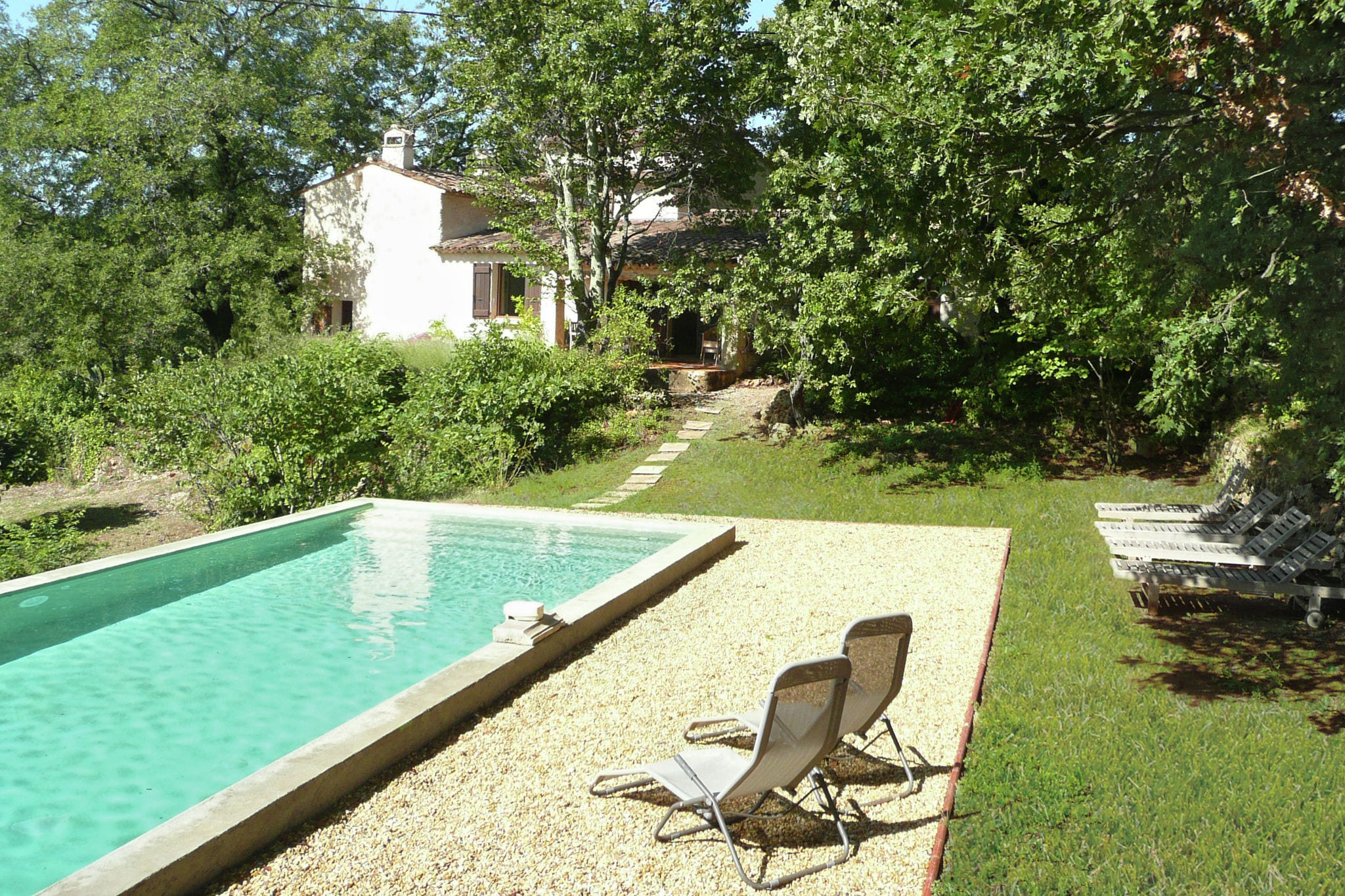 Beautiful holiday villa with privat pool surrounded by vineyard in Entrecasteaux