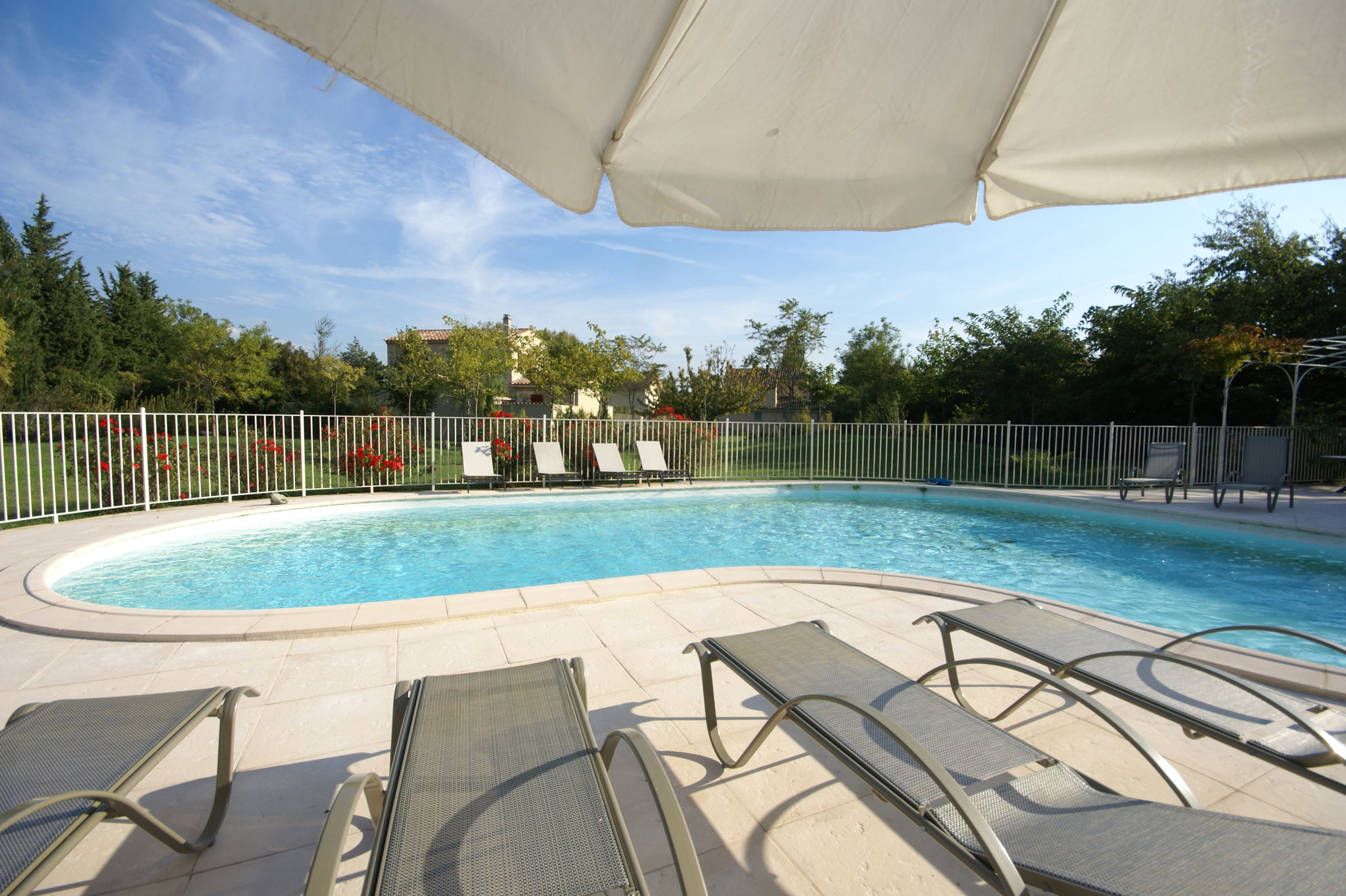 Villa provençale à L'Isle-sur-la-Sorgue avec piscine