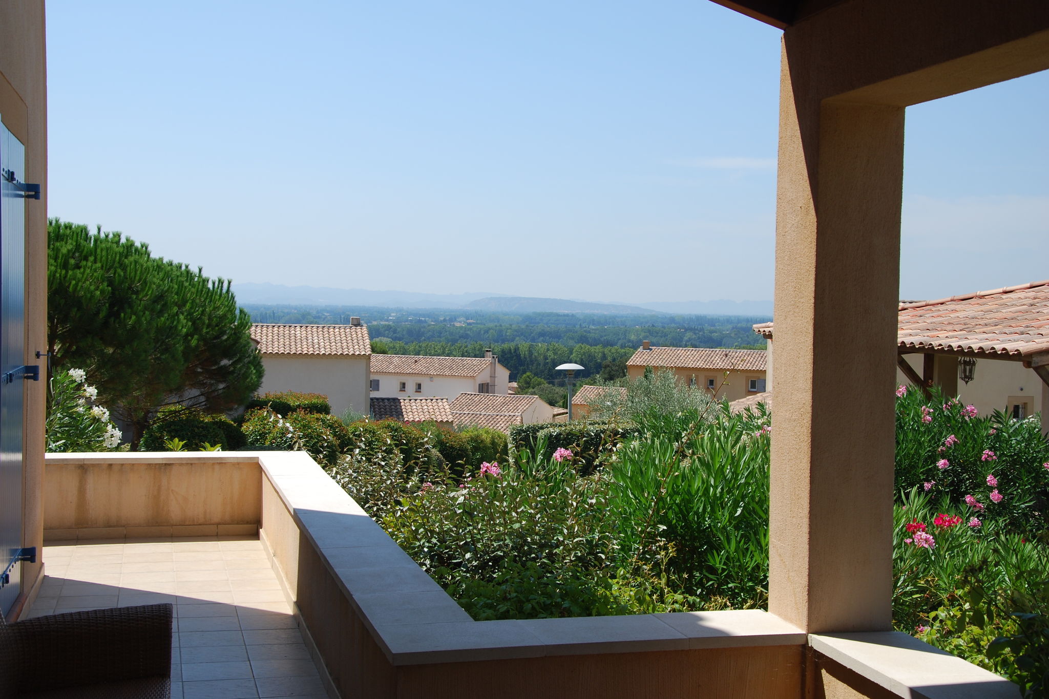 Modern Villa in Saumane-de-Vaucluse with Swimming Pool