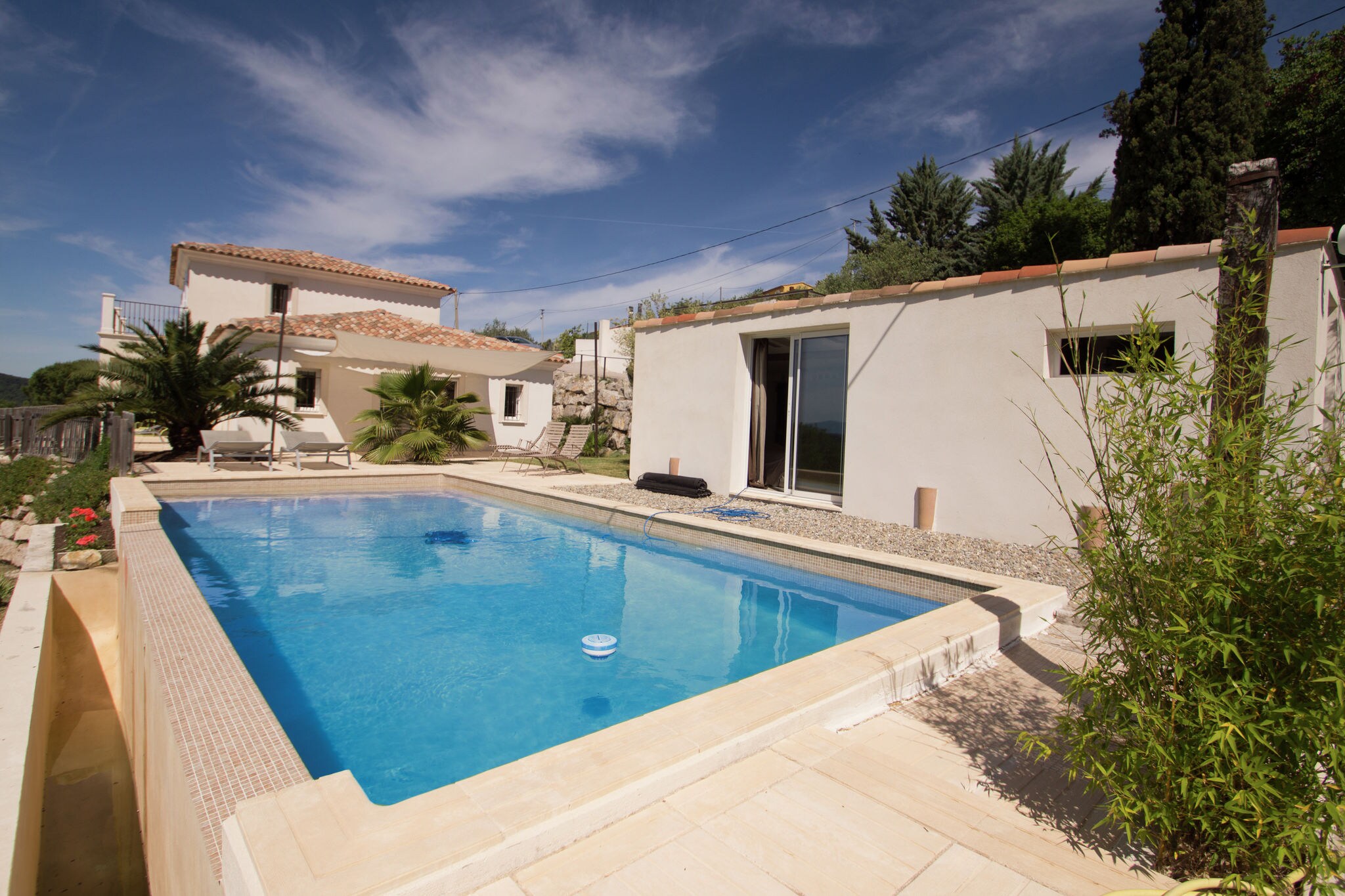 Stijlvolle villa in Draguignan met privé-zwembad en fraai uitzicht.