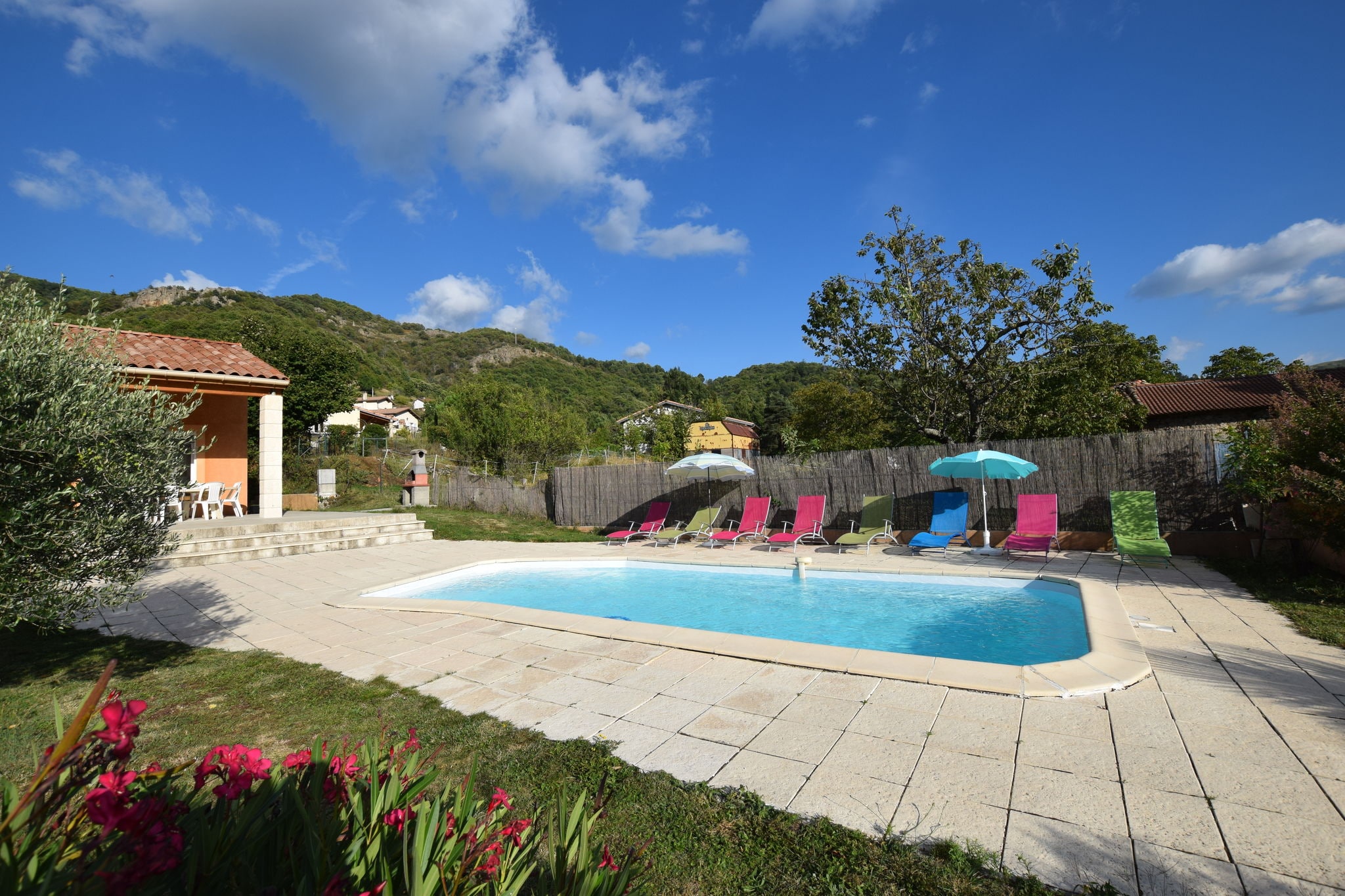 Luxueuze villa met zwembad in Thueyts, Frankrijk
