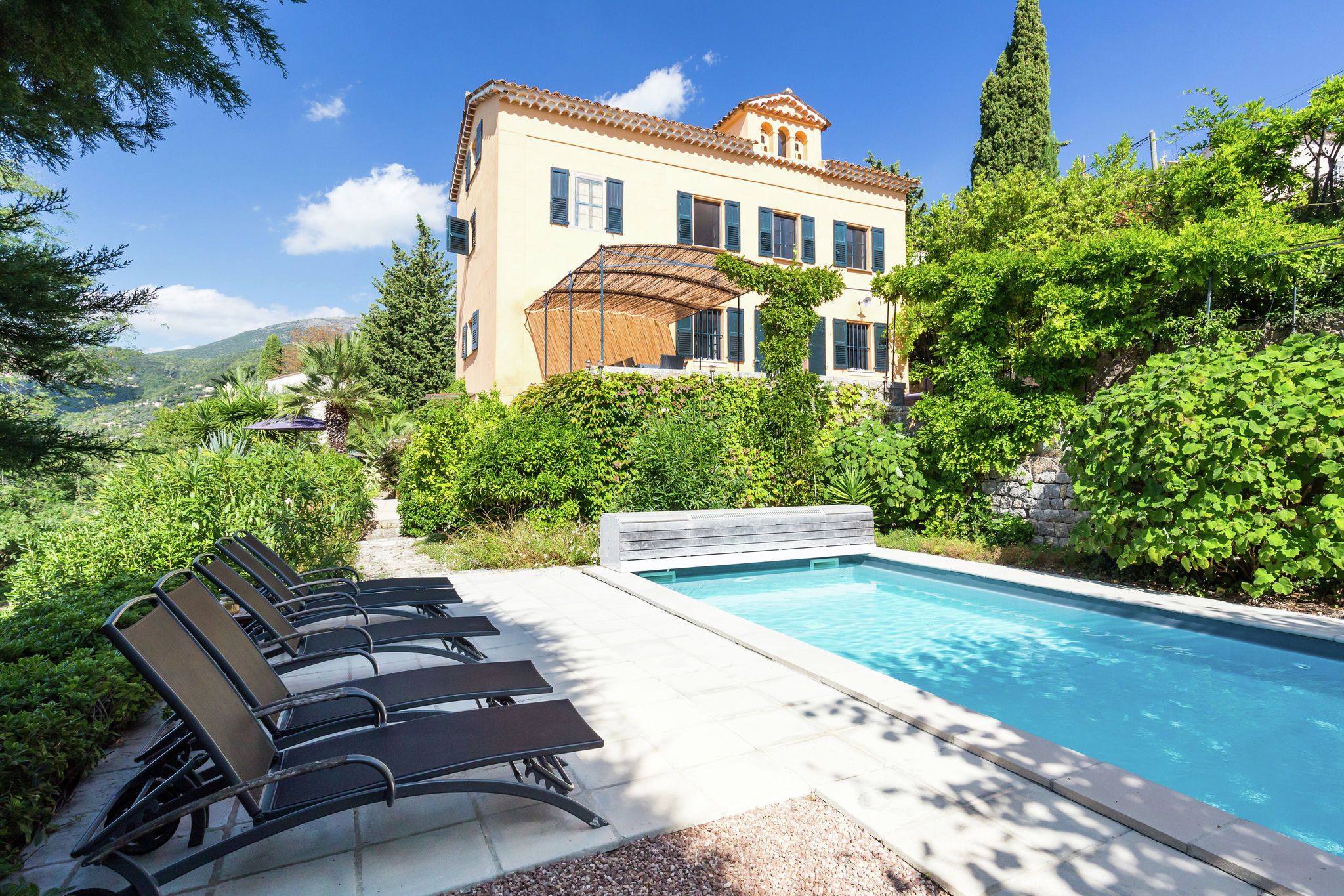 Blissful Villa in Grasse with Private Swimming Pool