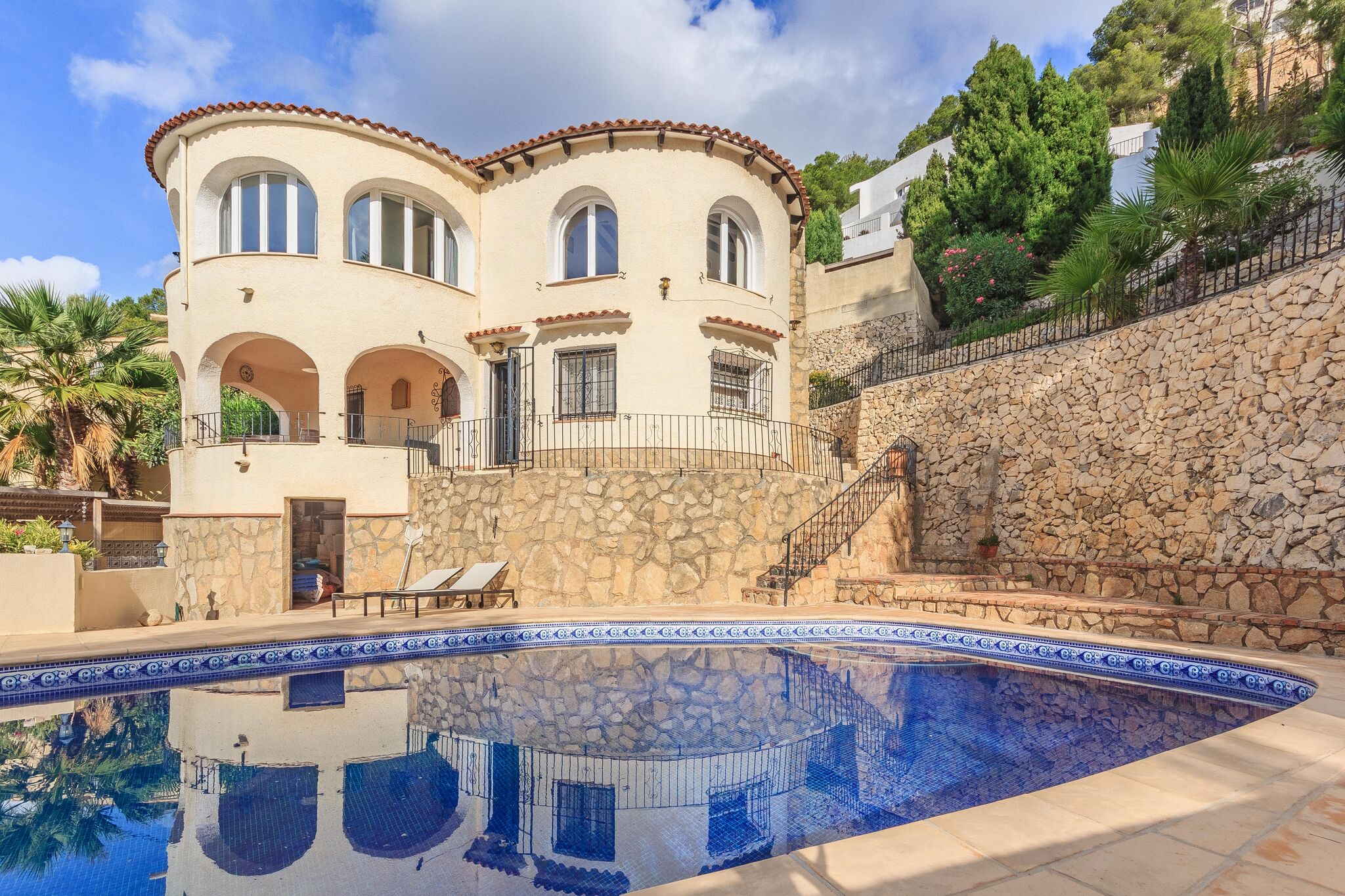 Prachtige villa in Naja-stijl met fenomenaal uitzicht in Moraira