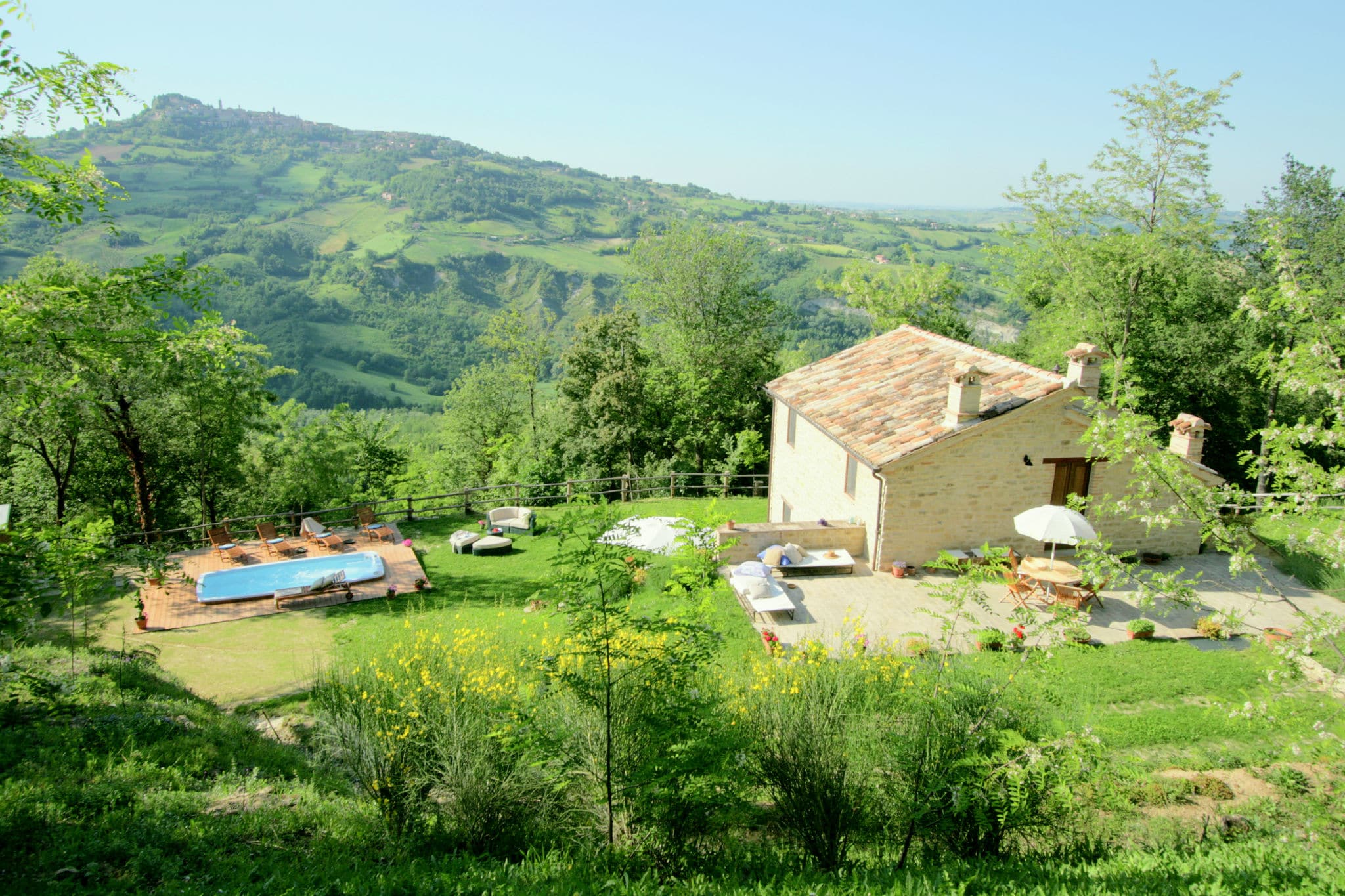 Charmante Villa in Monte San Martino mit Swimmingpool