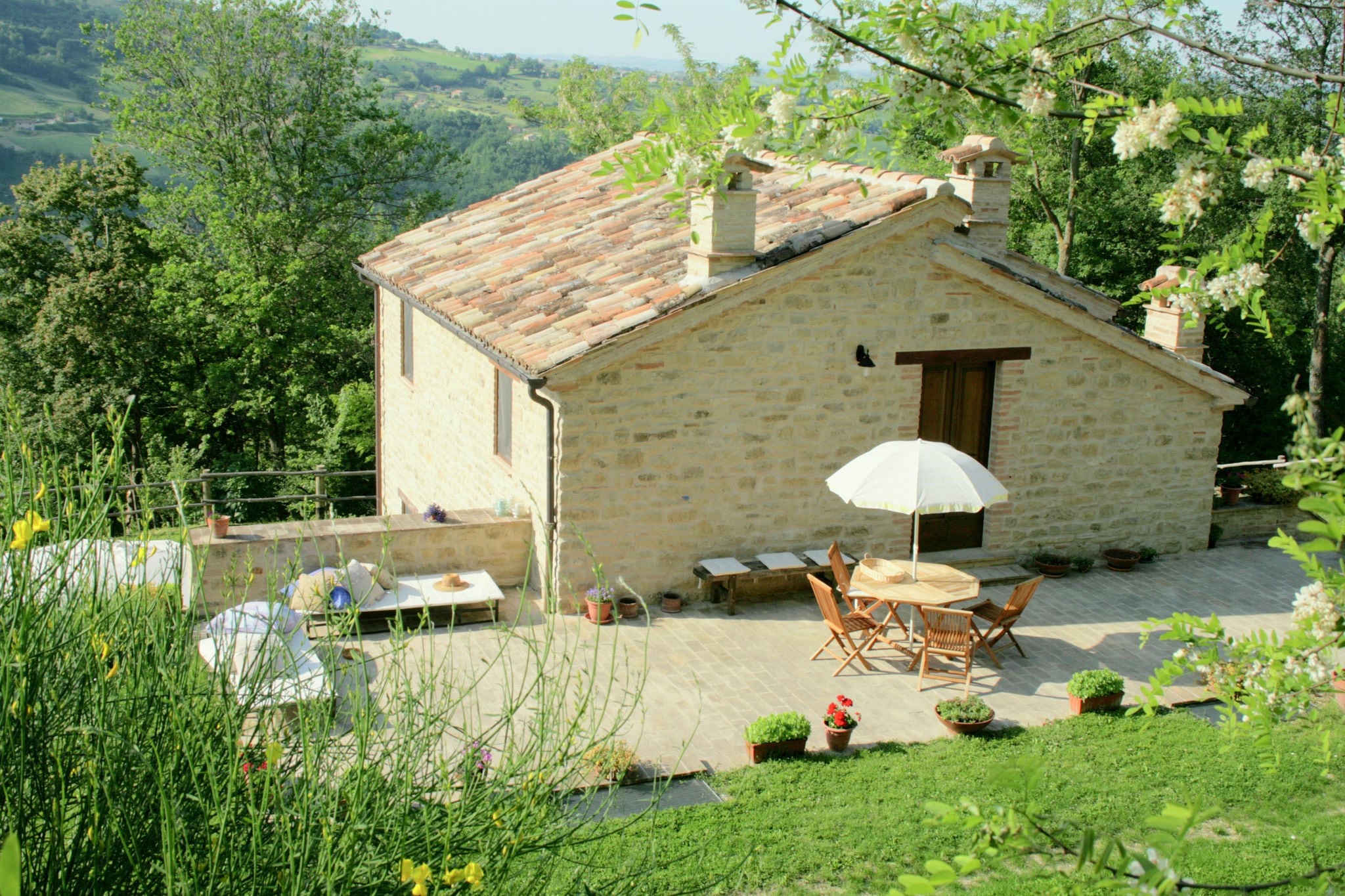 Villa de Charme à Monte San Martino avec Piscine