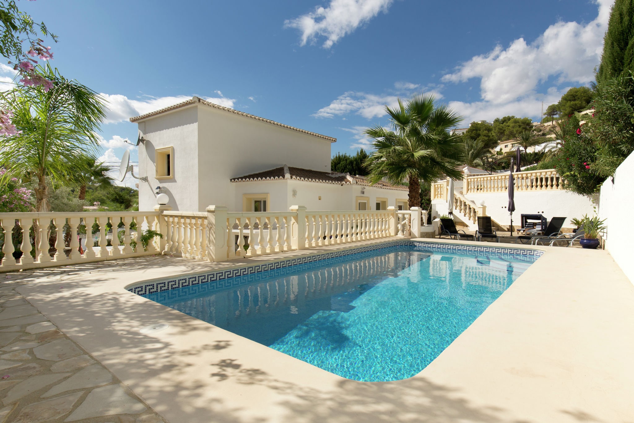 Vrijstaande villa in Moraira met privézwembad en grote tuin