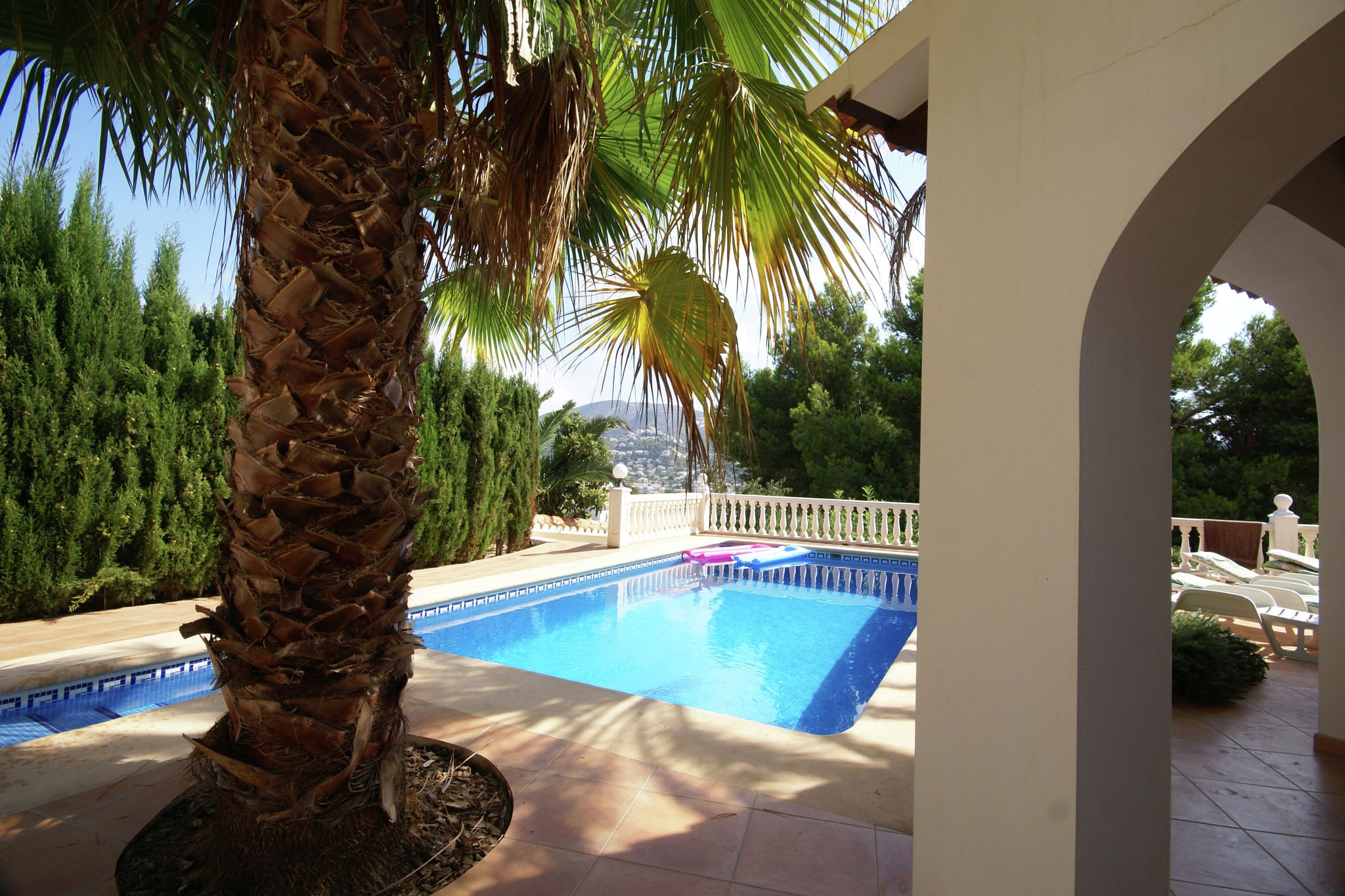Moderne, luxe villa in Moraira met 4 slaapkamers, privé-zwembad en veel privacy