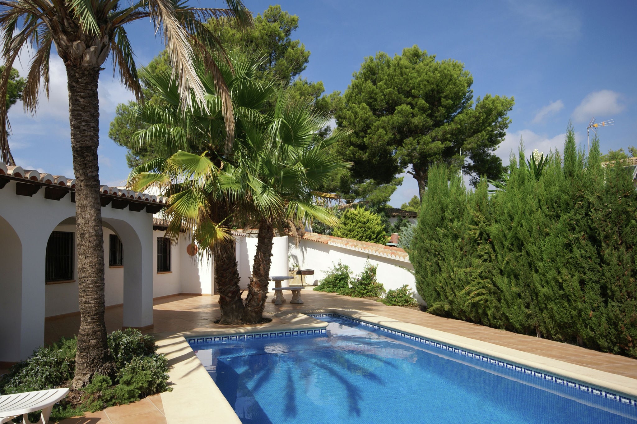 Moderne, luxe villa in Moraira met 4 slaapkamers, privé-zwembad en veel privacy