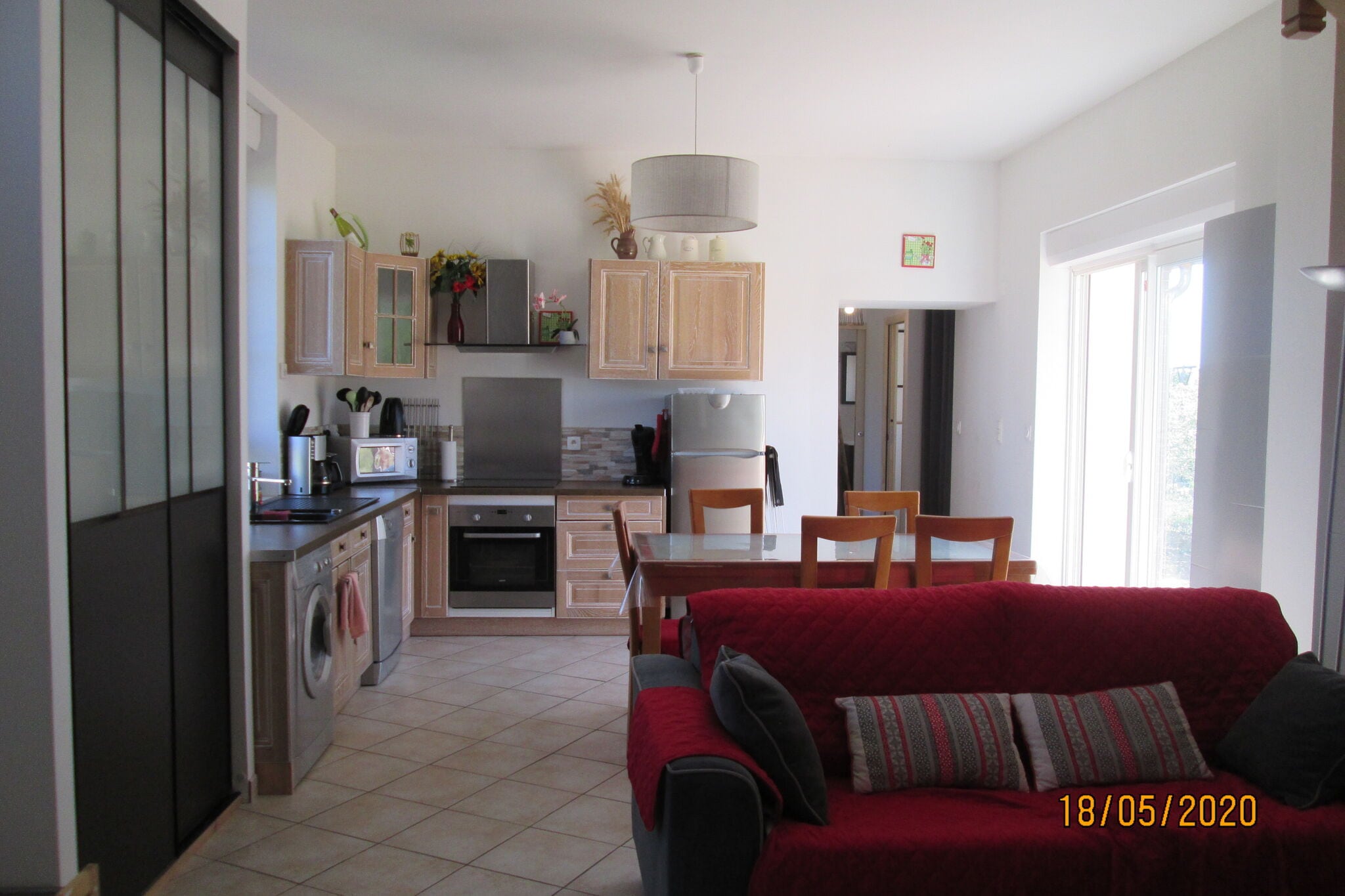 Comfy holiday home in Crux-La-Ville with fenced garden