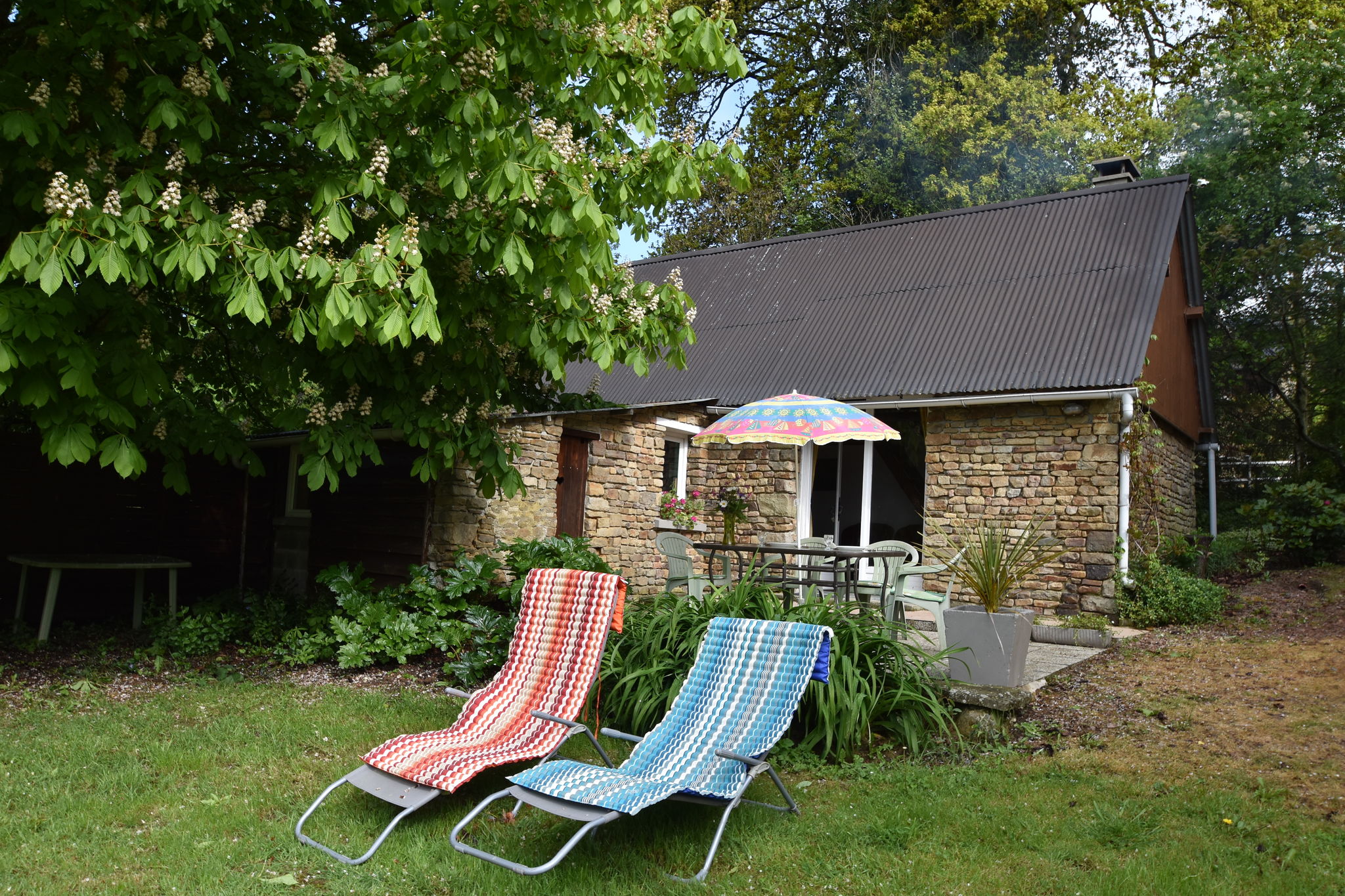 Fraai vakantiehuis met tuin, terras en fantastisch uitzicht, in Guilberville