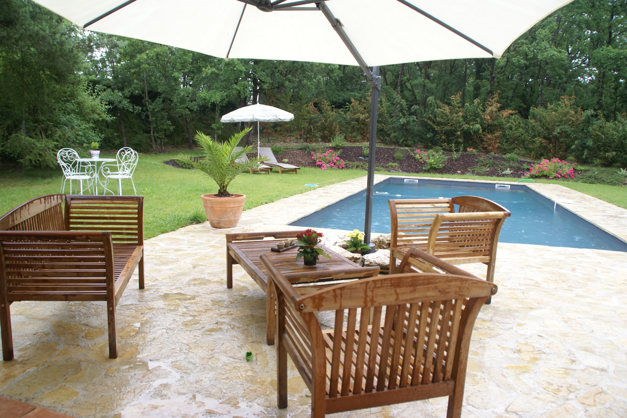 Belle maison de vacances avec piscine à Montaigu-de-Quercy