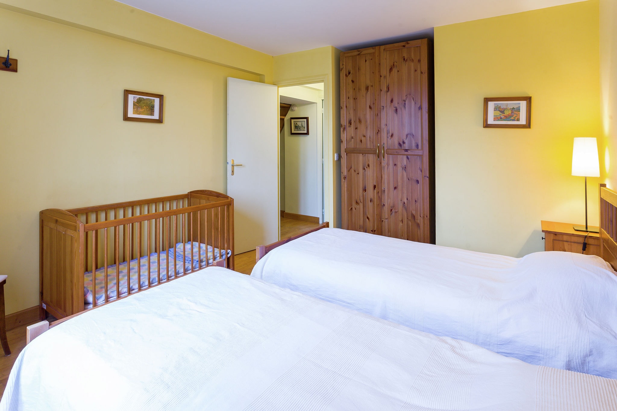 Authentiek Bourgondisch vakantiehuis met volop ruimte en privacy nabij Diges