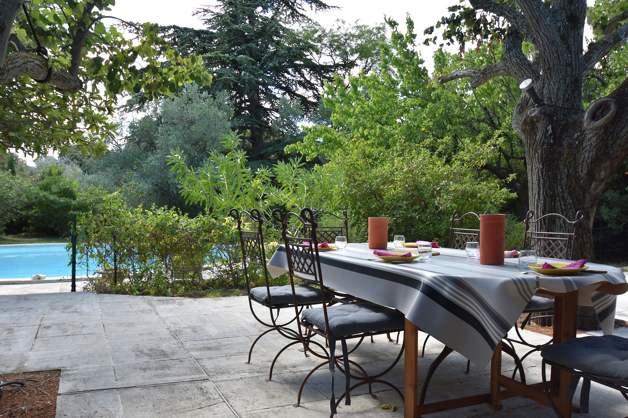 Ferienhaus mit Pool und Garten in der Nähe von Avignon