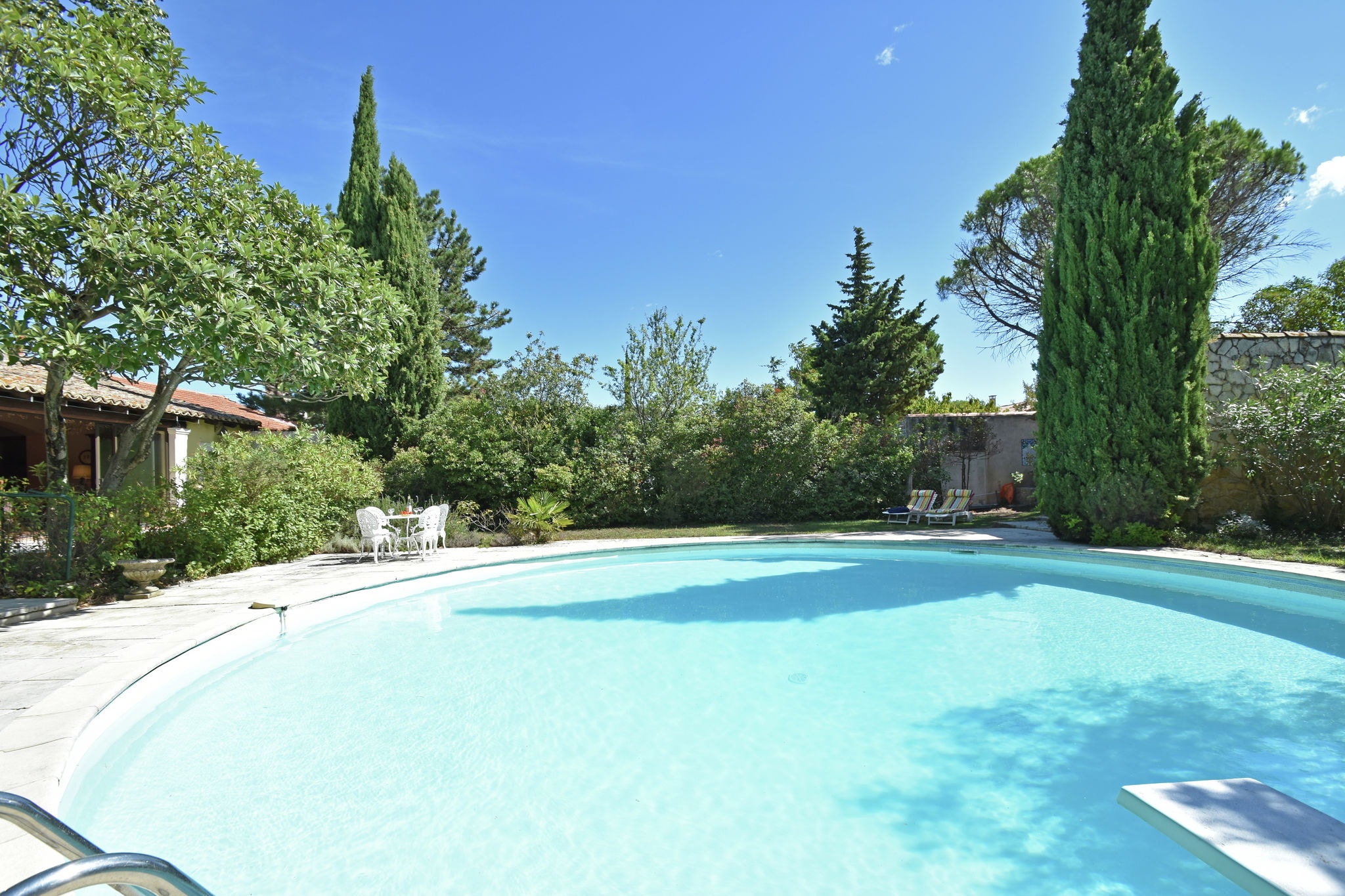 Ferienhaus mit Pool und Garten in der Nähe von Avignon