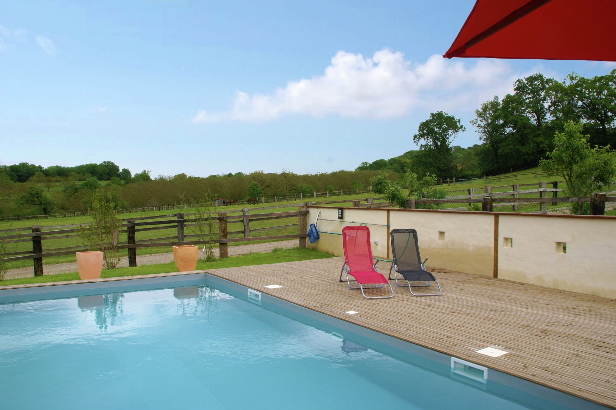 Maison de vacances moderne avec piscine privée à Loubressac