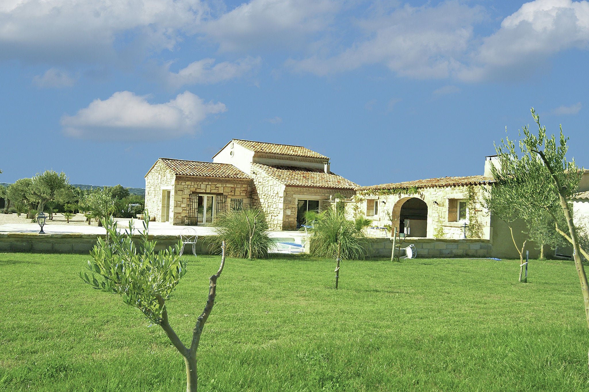 Villa indépendante avec terrain clos et piscine privée près de Nîmes