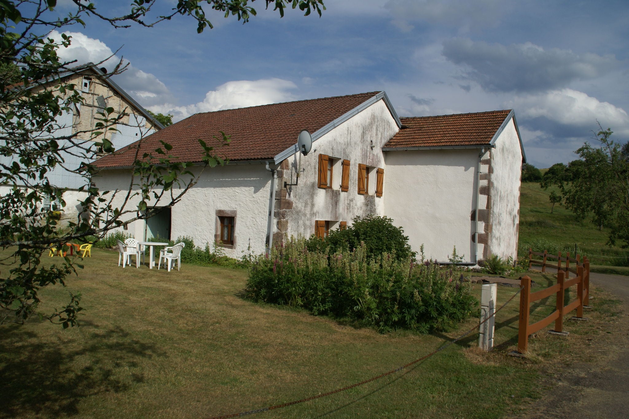 Geräumiges Ferienhaus am Waldrand in Esmoulières