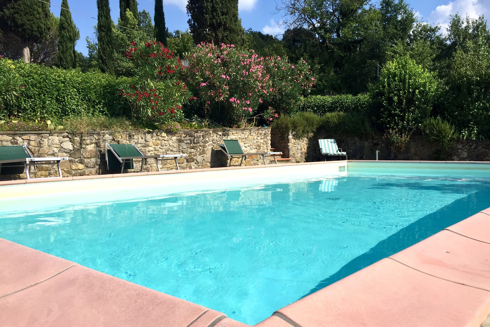 Schönes Ferienhaus mit Swimmingpool in Monterchi