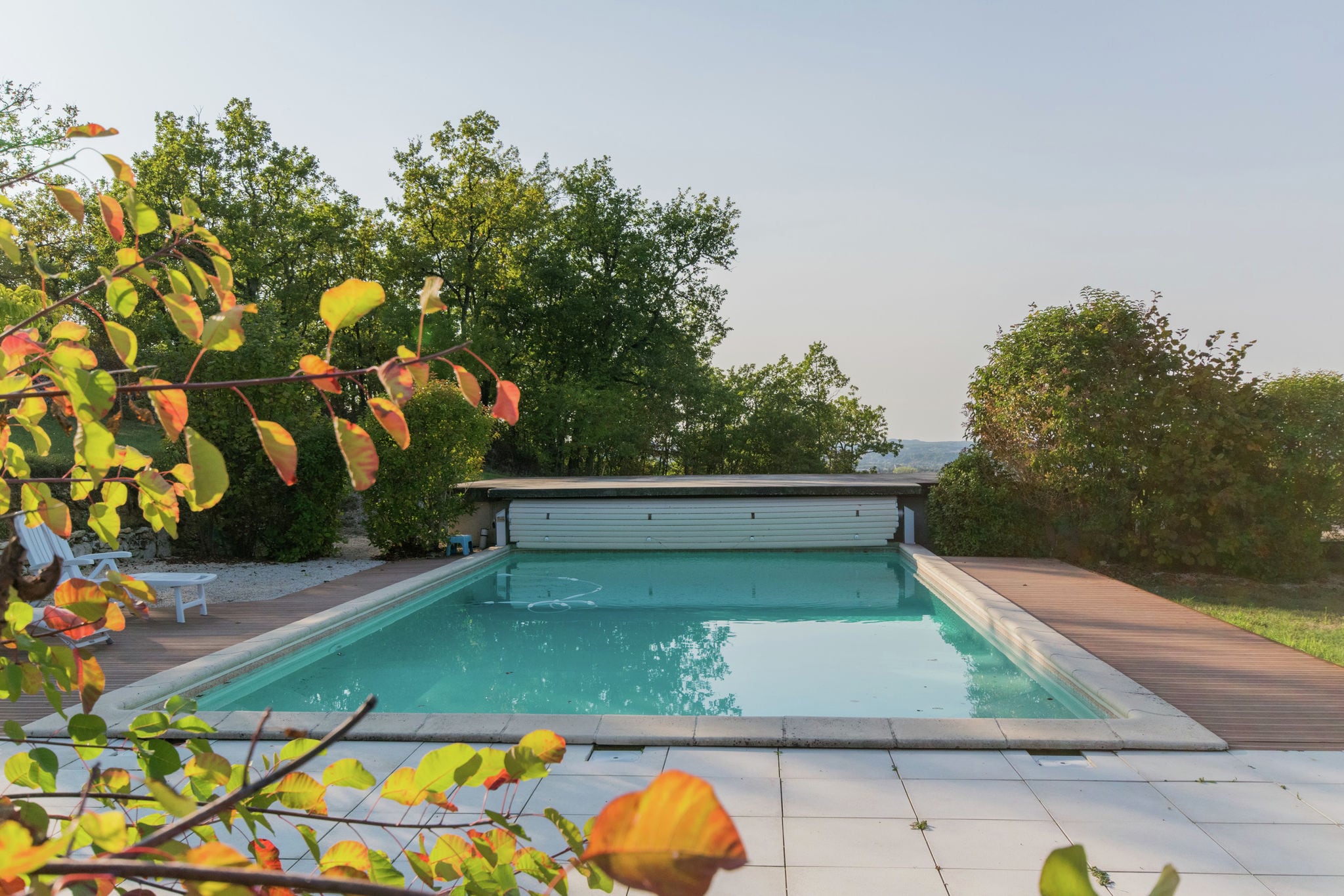 Schönes Ferienhaus in Mauroux mit Swimmingpool