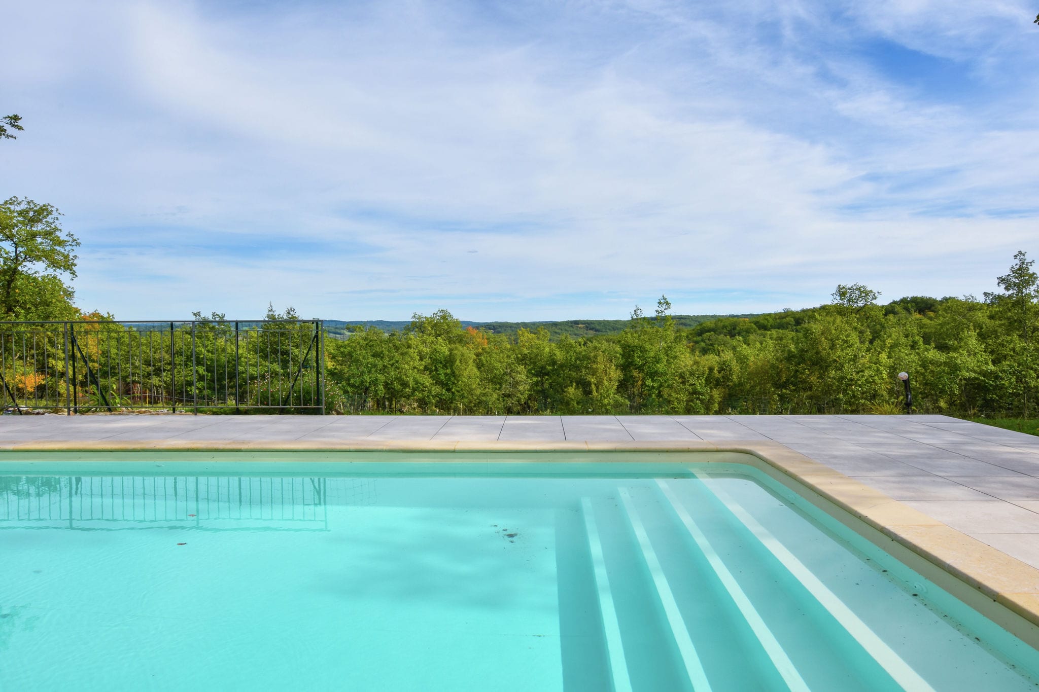 Maison de vacances idyllique à Gindou avec piscine