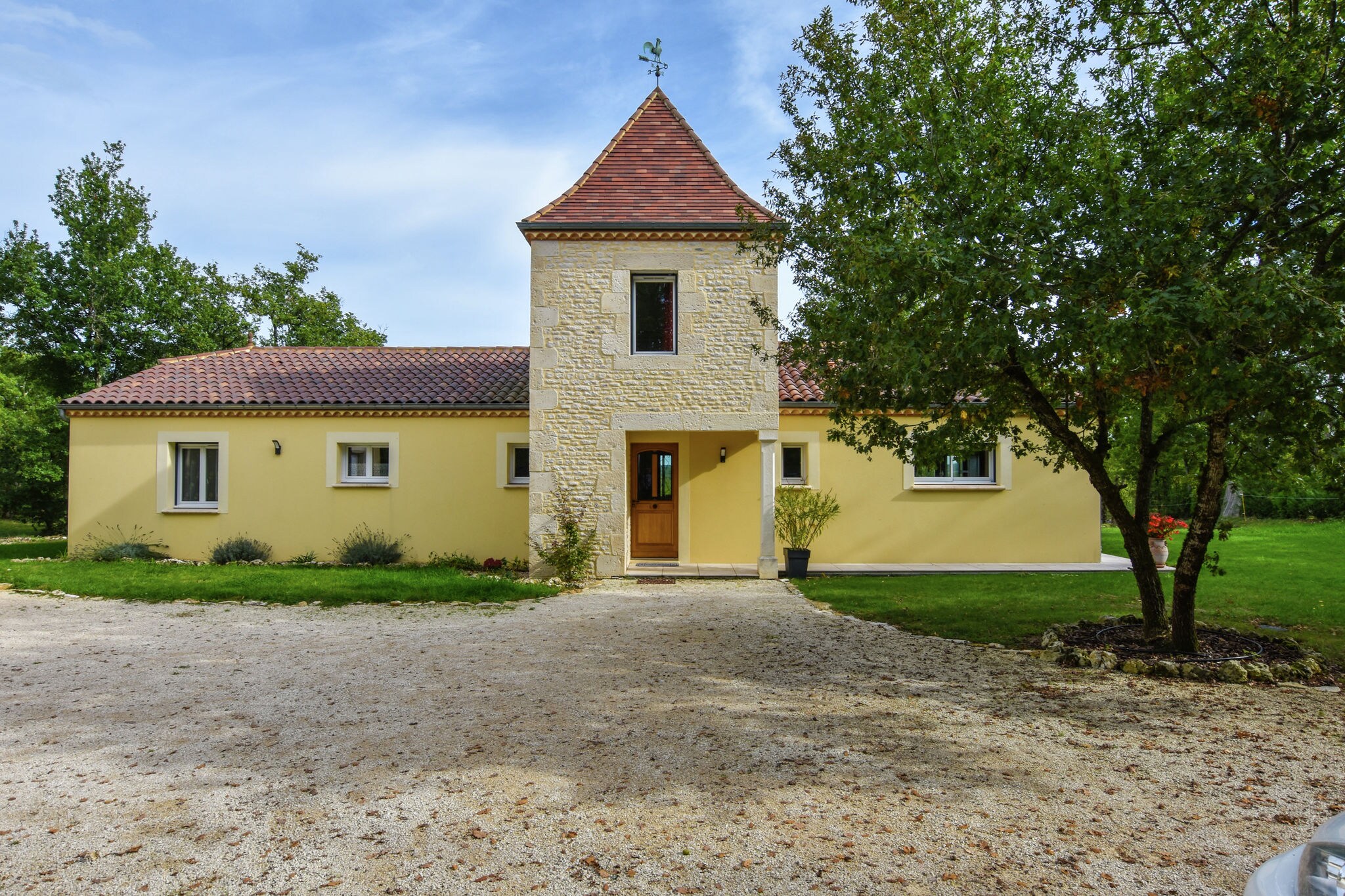 Delightful Holiday Home in Le Lot with Private Swimming Pool